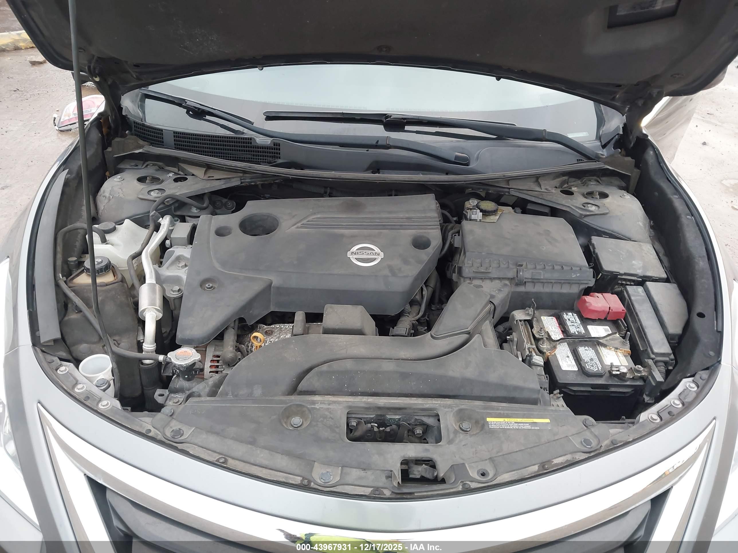 NISSAN ALTIMA image 10