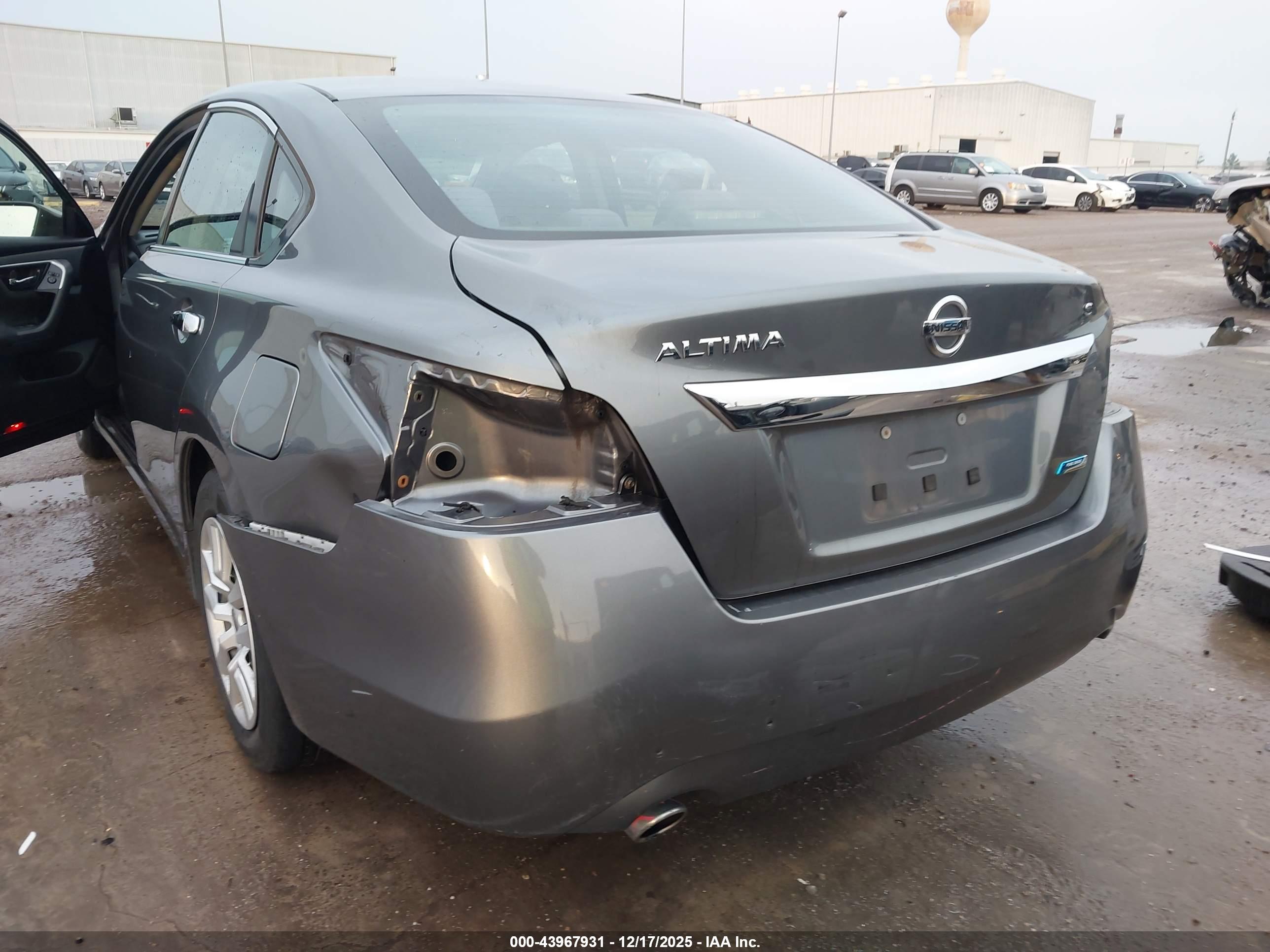 NISSAN ALTIMA image 6