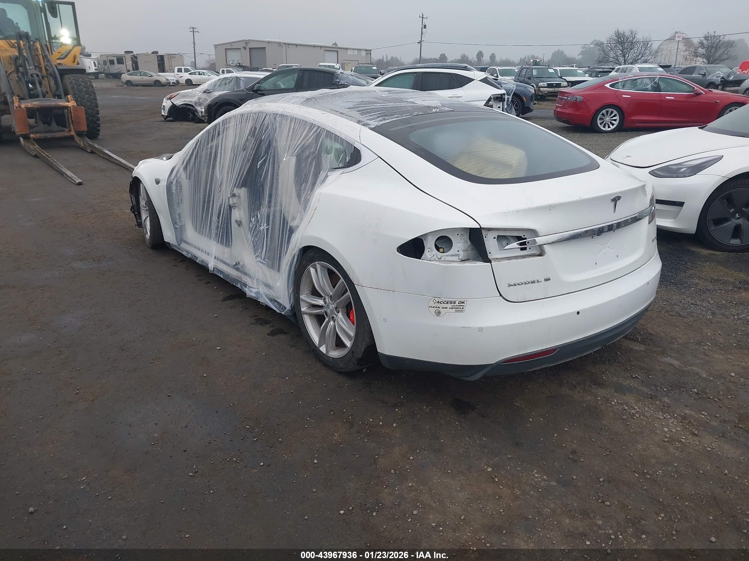 TESLA MODEL image 3