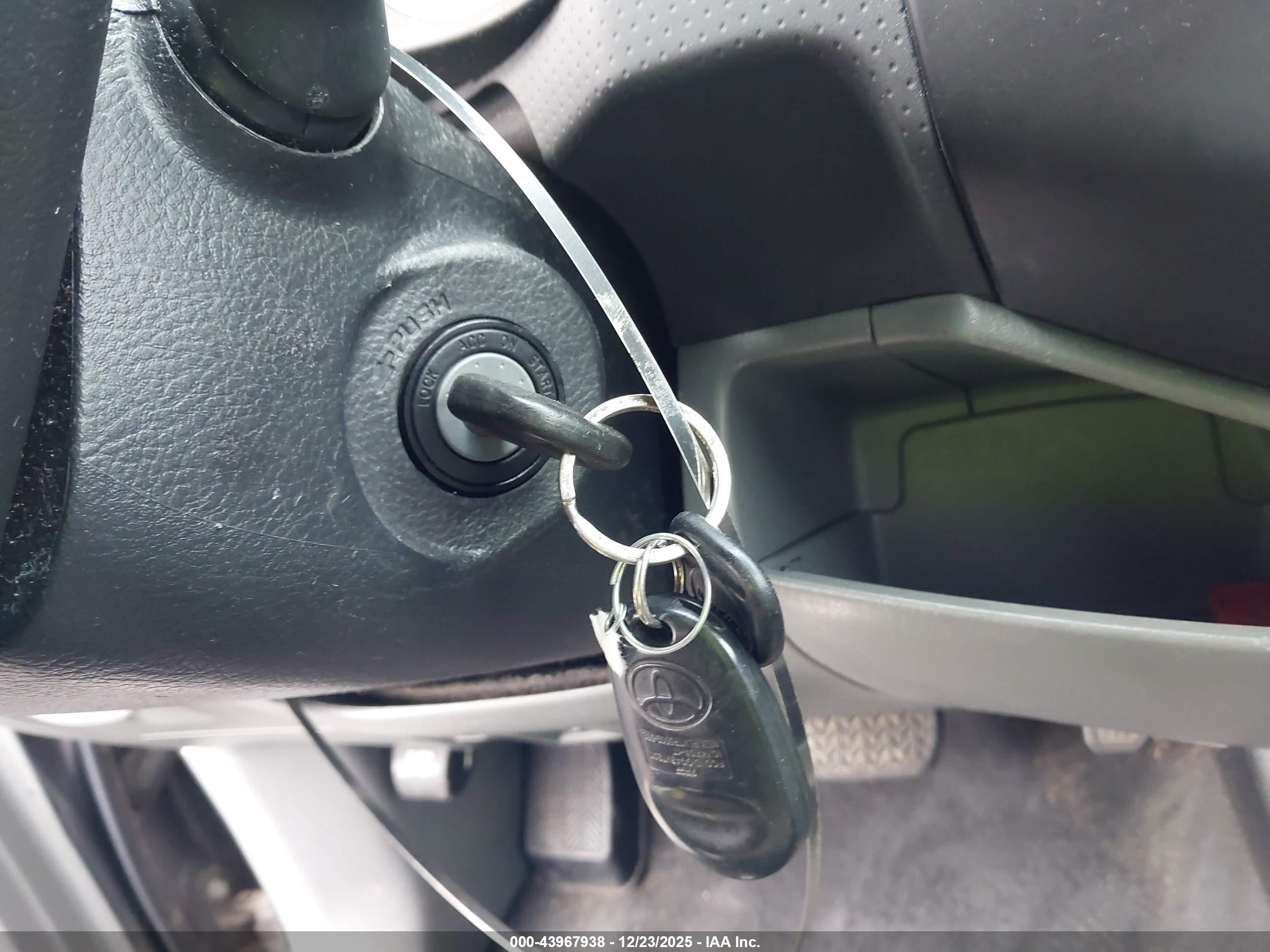 TOYOTA TACOMA image 11