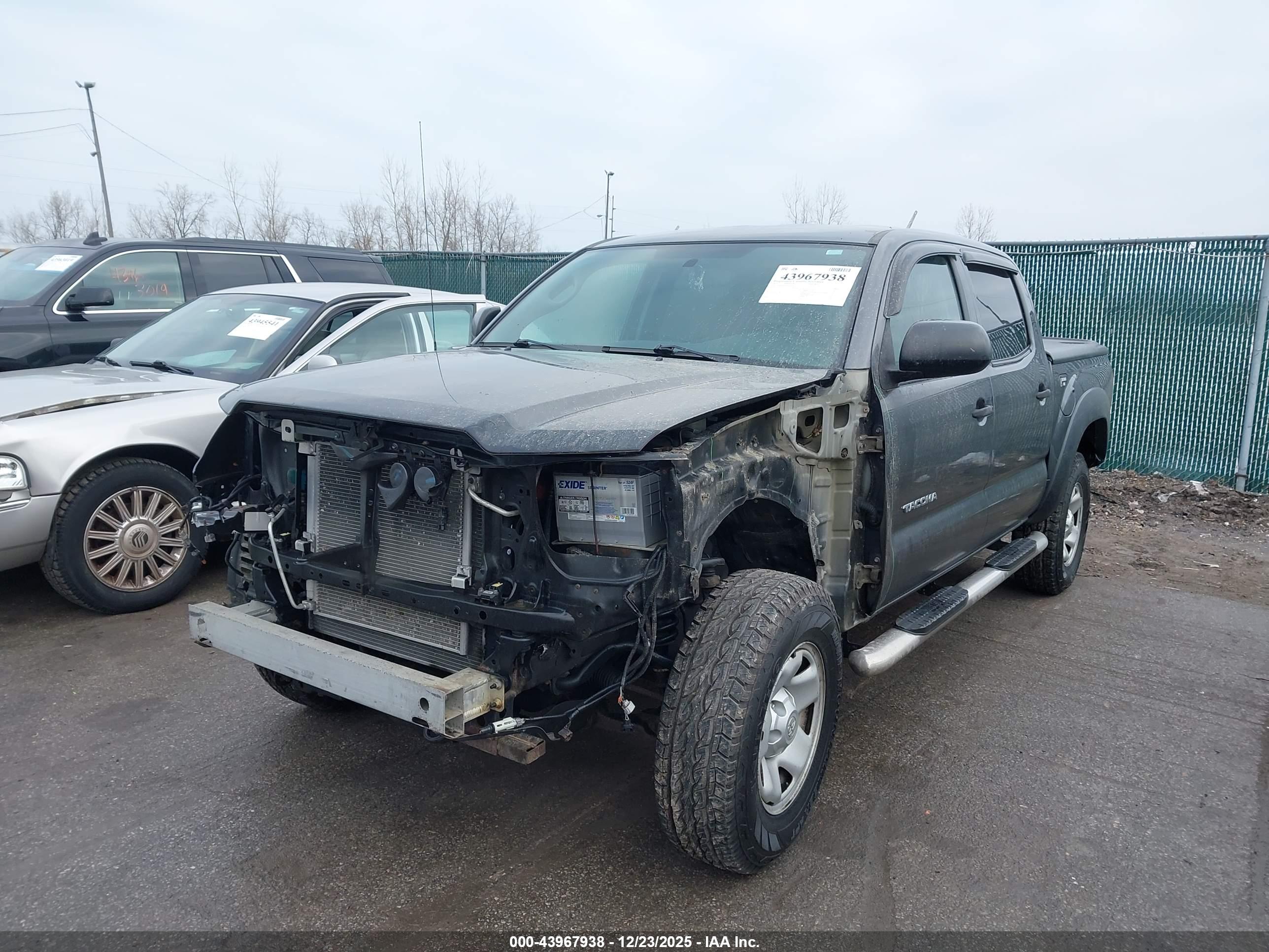 TOYOTA TACOMA image 2