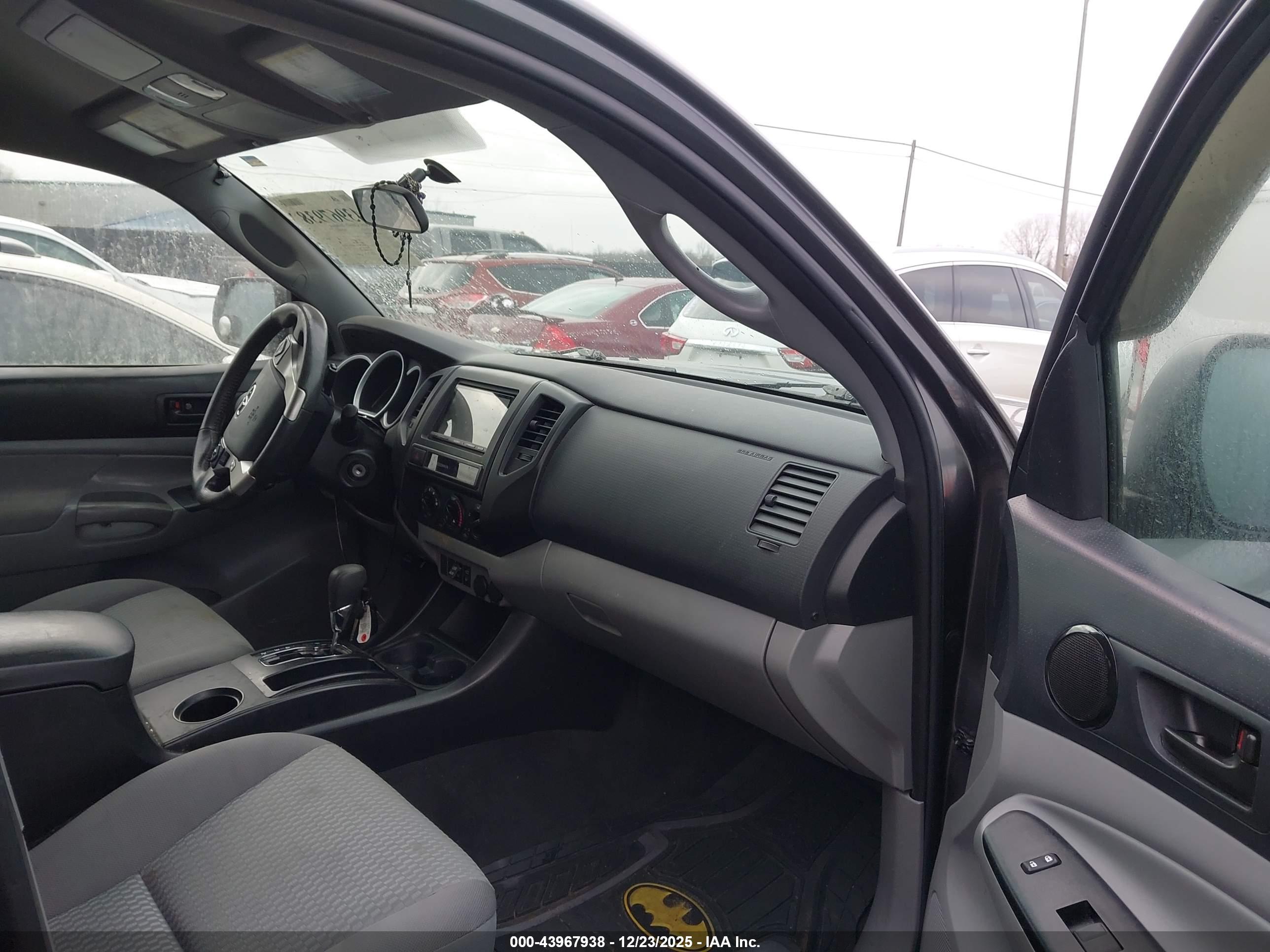 TOYOTA TACOMA image 5