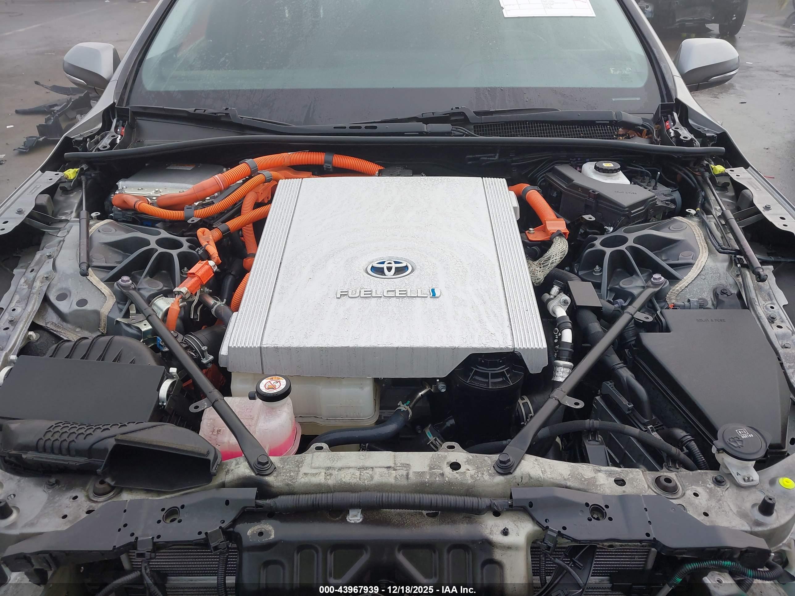 TOYOTA MIRAI image 10