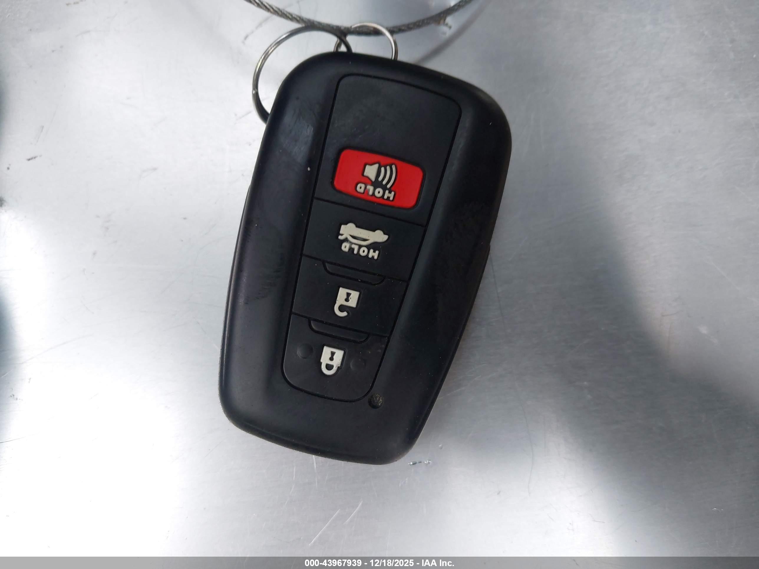 TOYOTA MIRAI image 11