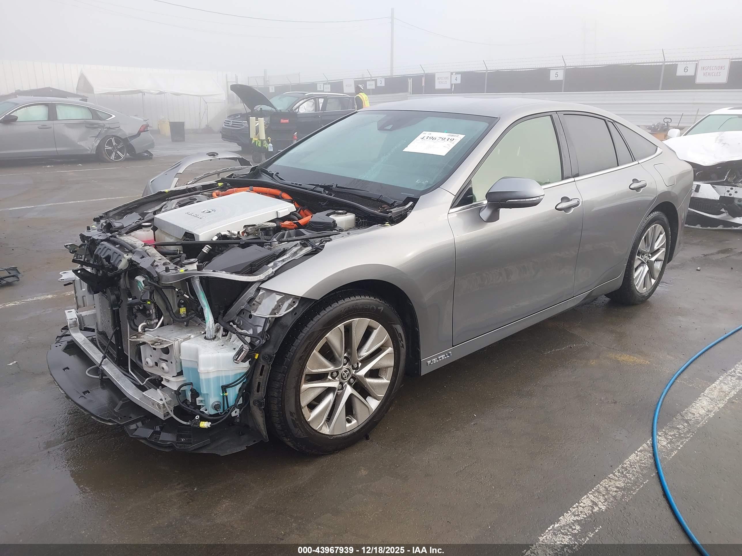 TOYOTA MIRAI image 2
