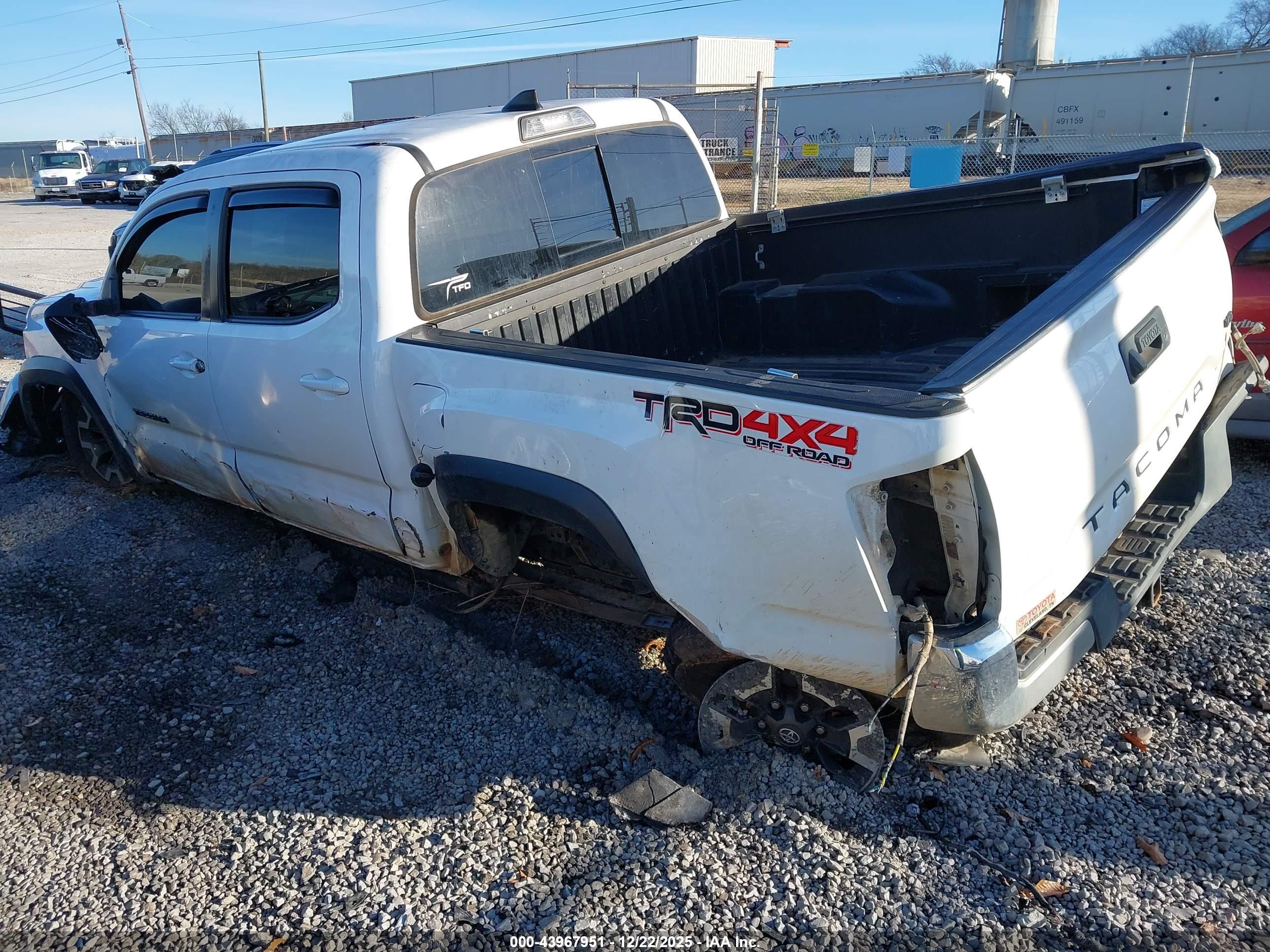 TOYOTA TACOMA image 3