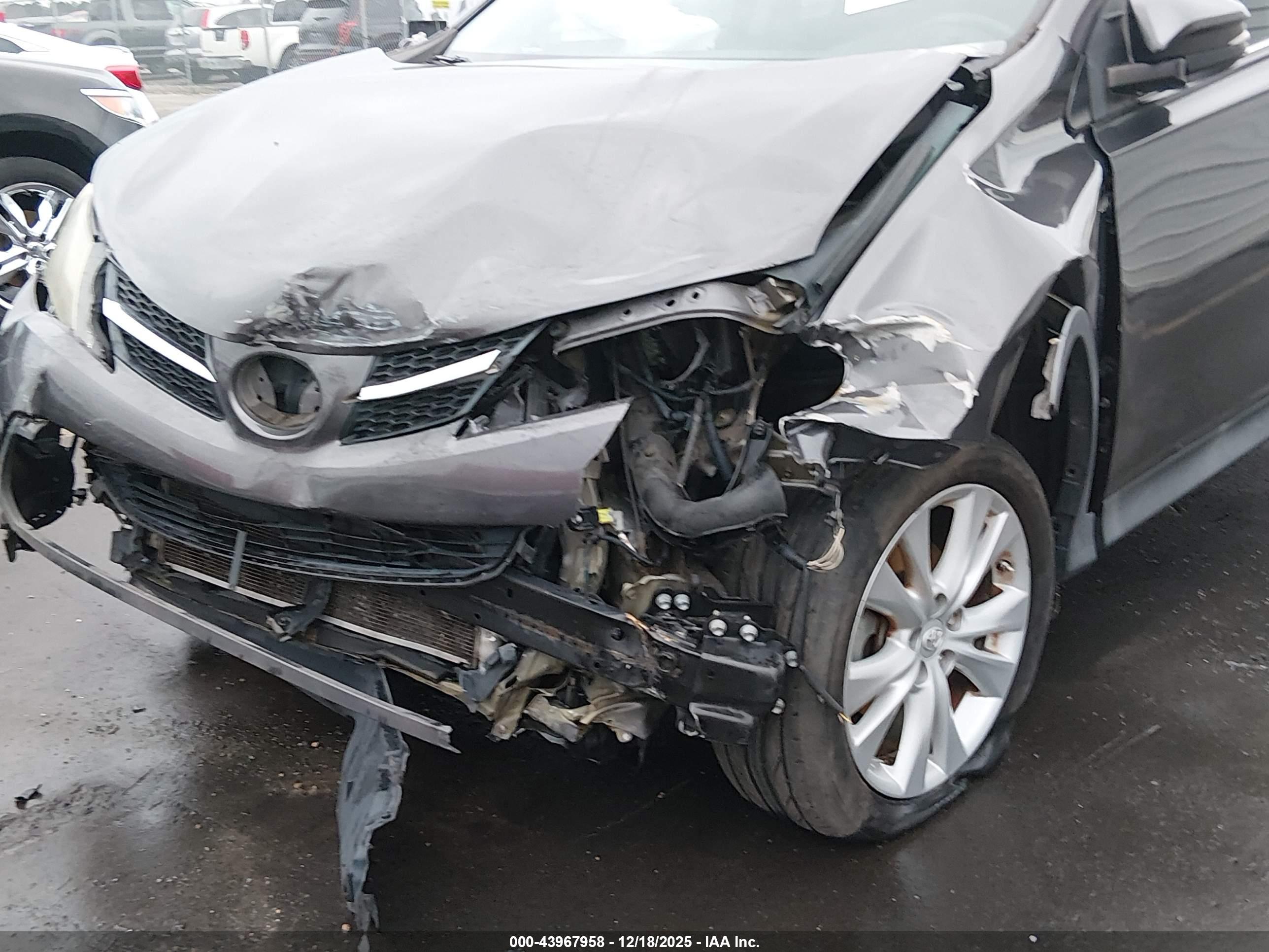 TOYOTA RAV4 image 6