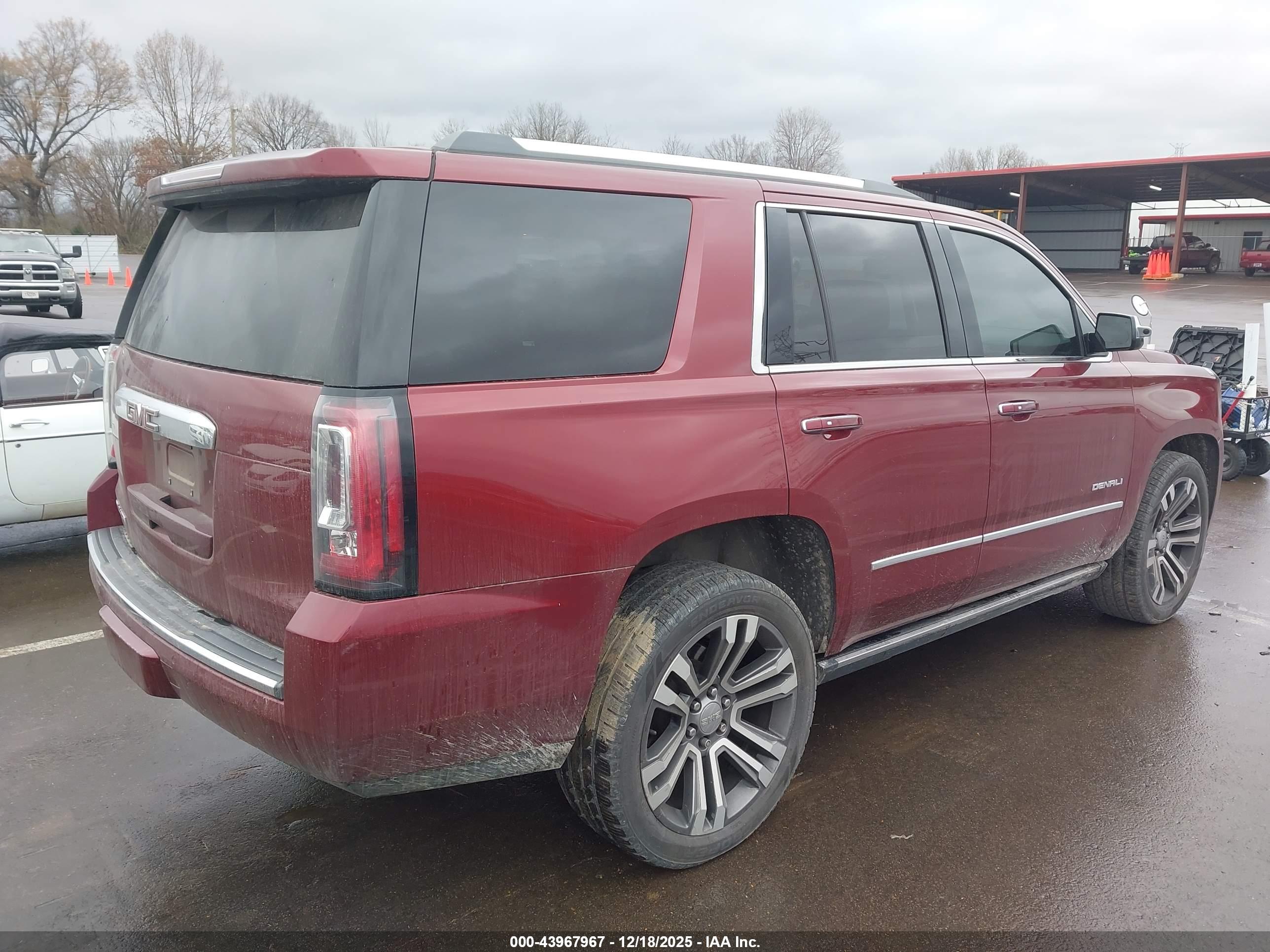 GMC YUKON image 4