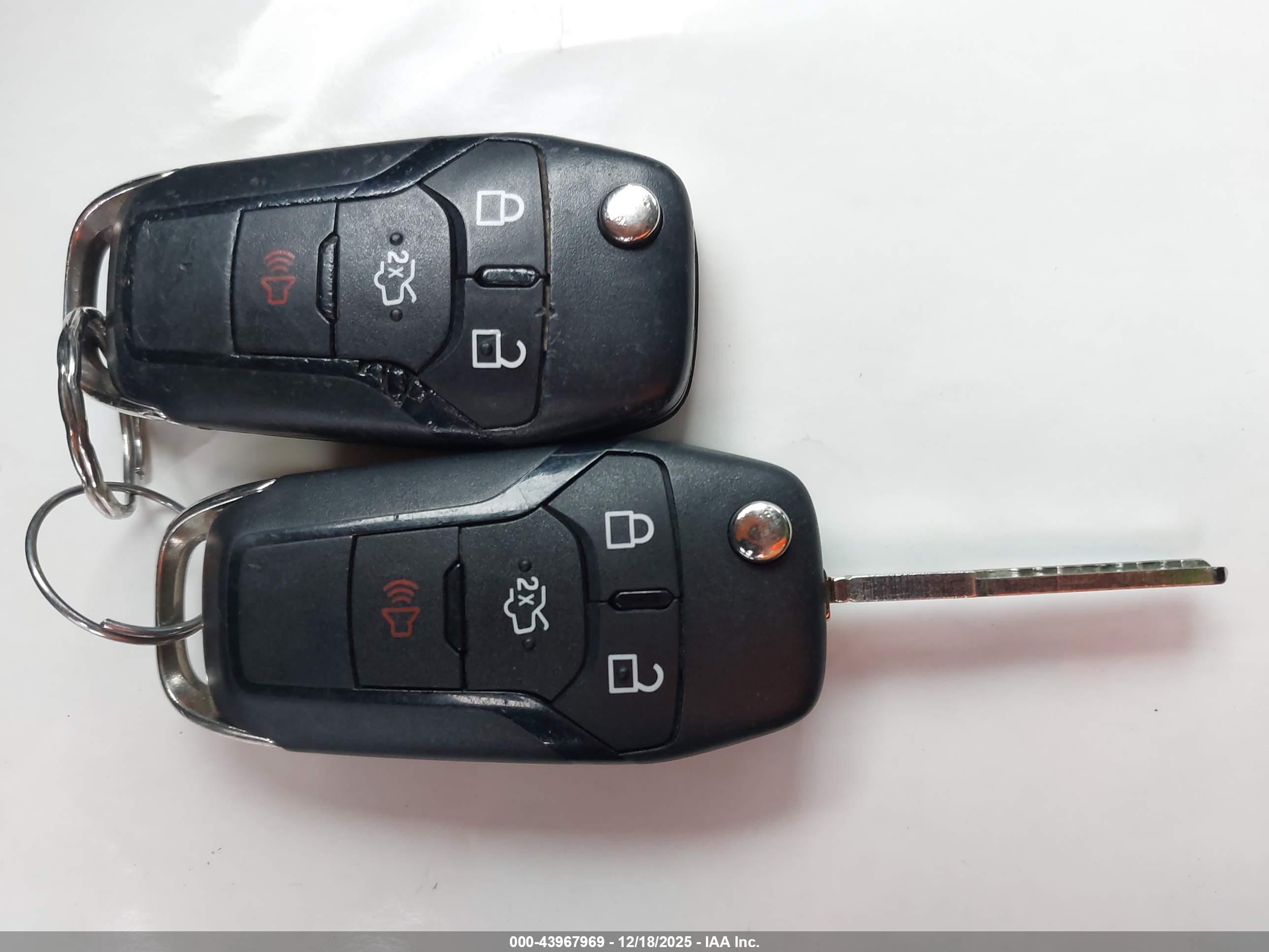 FORD FUSION image 11