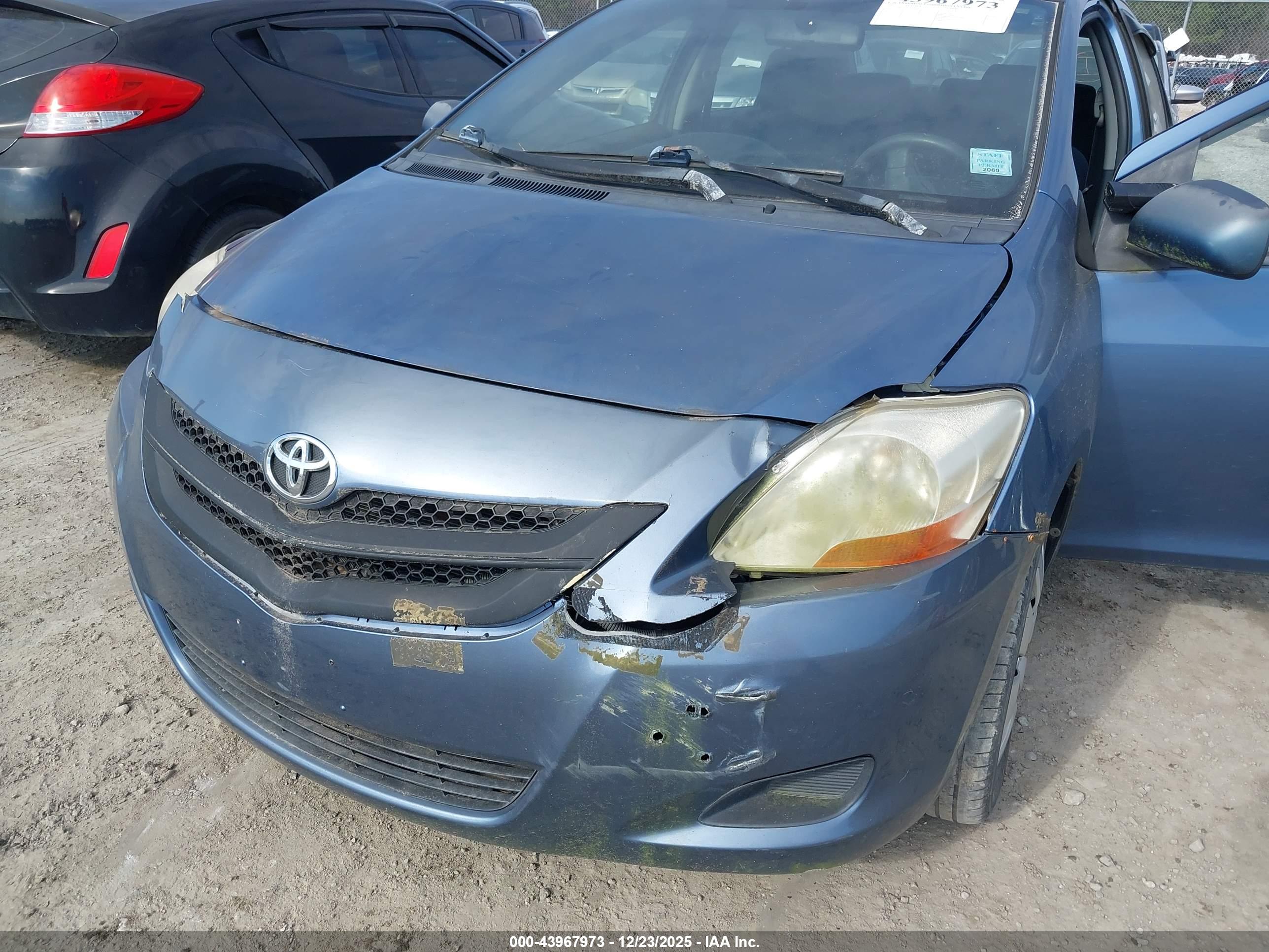 TOYOTA YARIS image 6