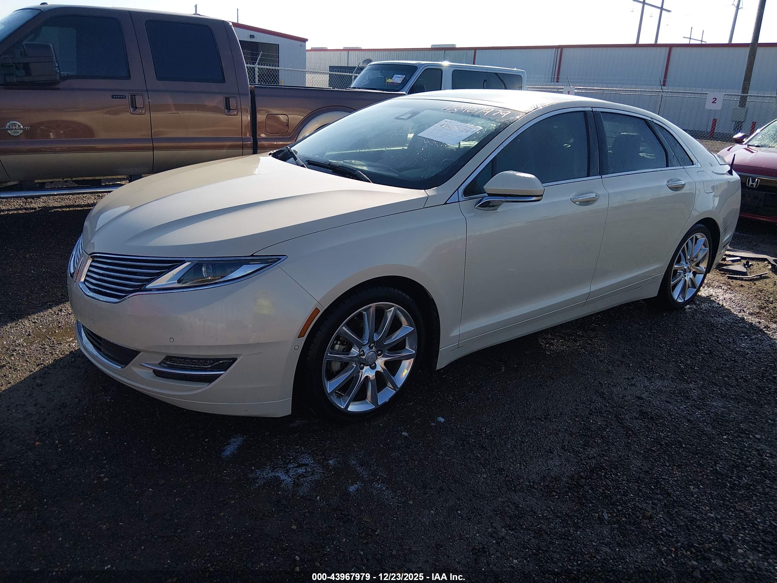 LINCOLN MKZ image 2