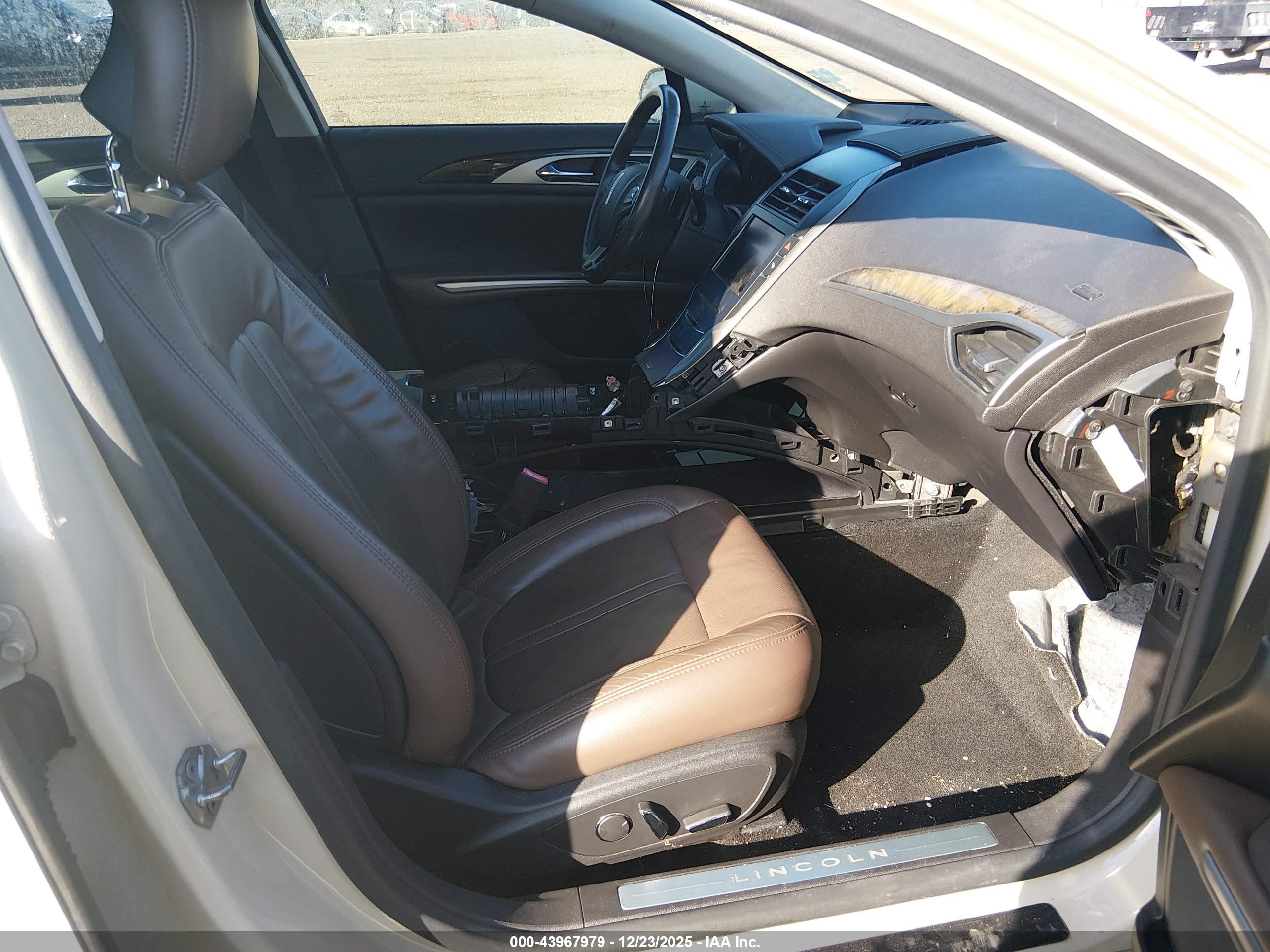 LINCOLN MKZ image 5