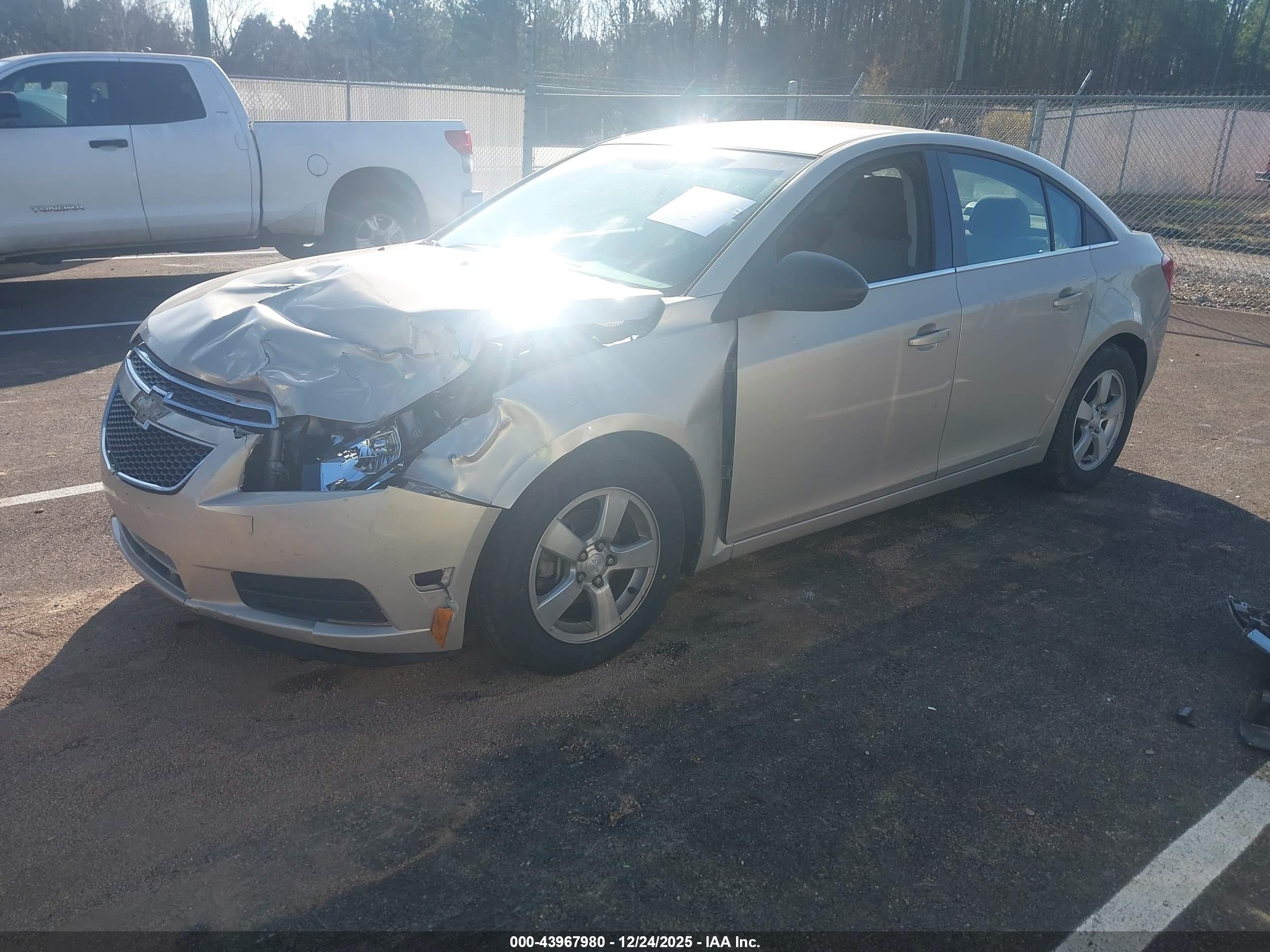 CHEVROLET CRUZE image 2