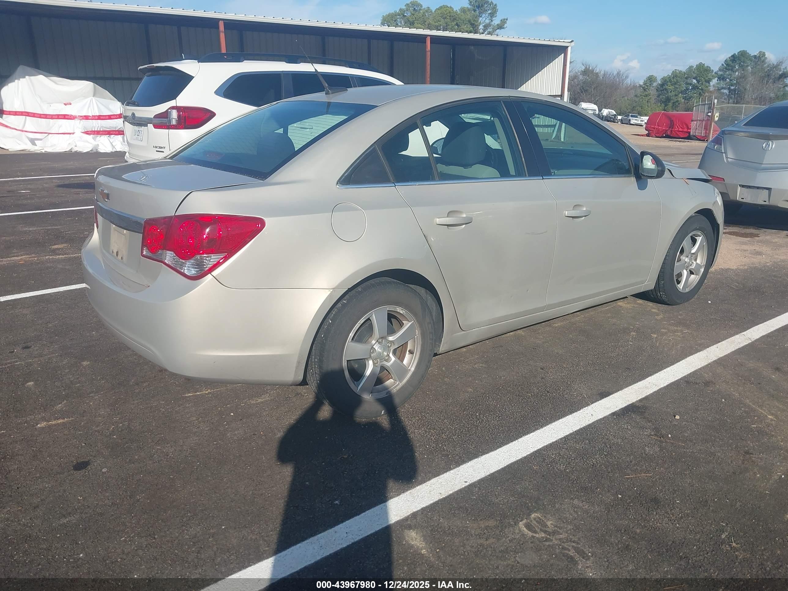 CHEVROLET CRUZE image 4