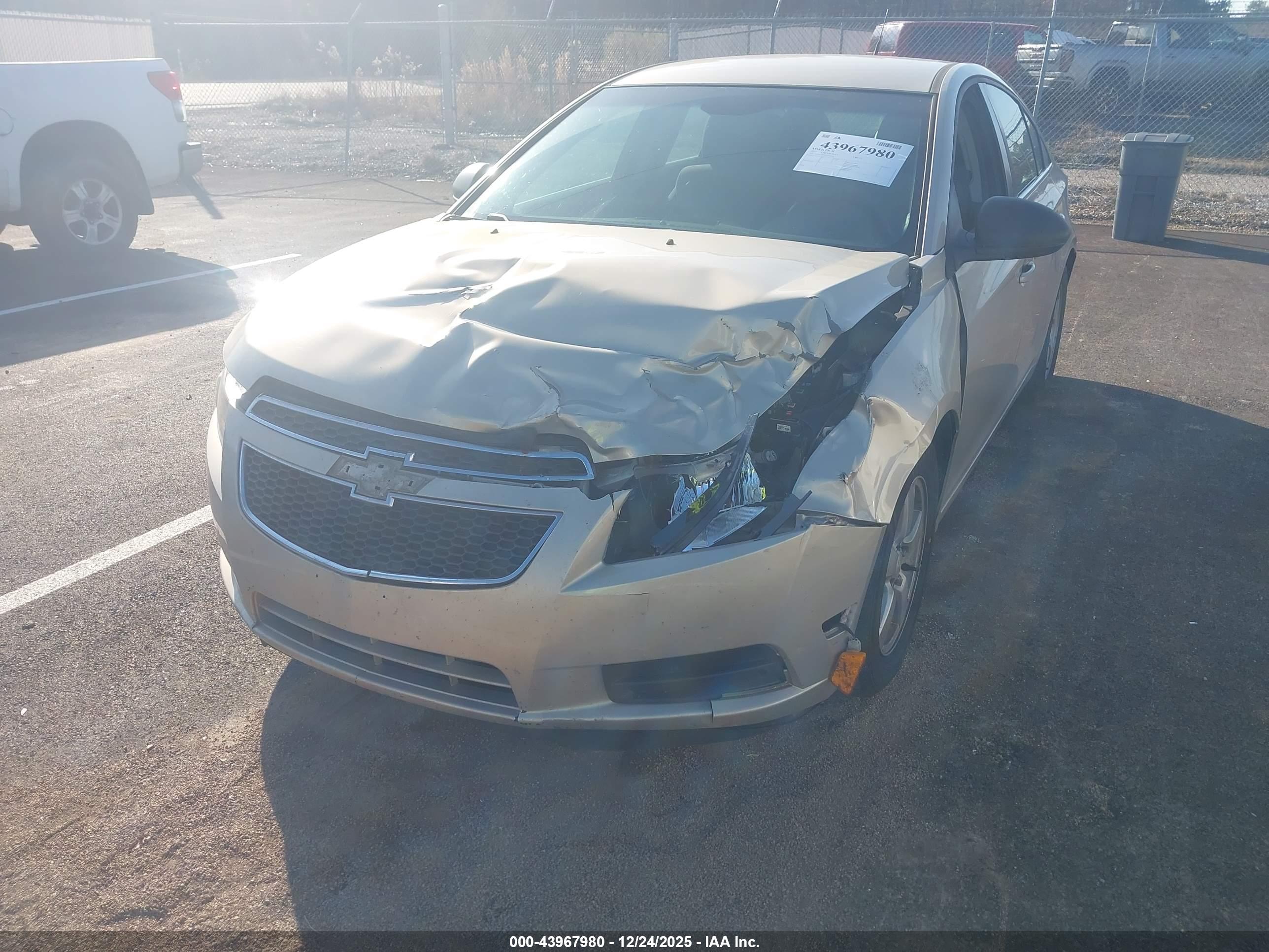 CHEVROLET CRUZE image 6