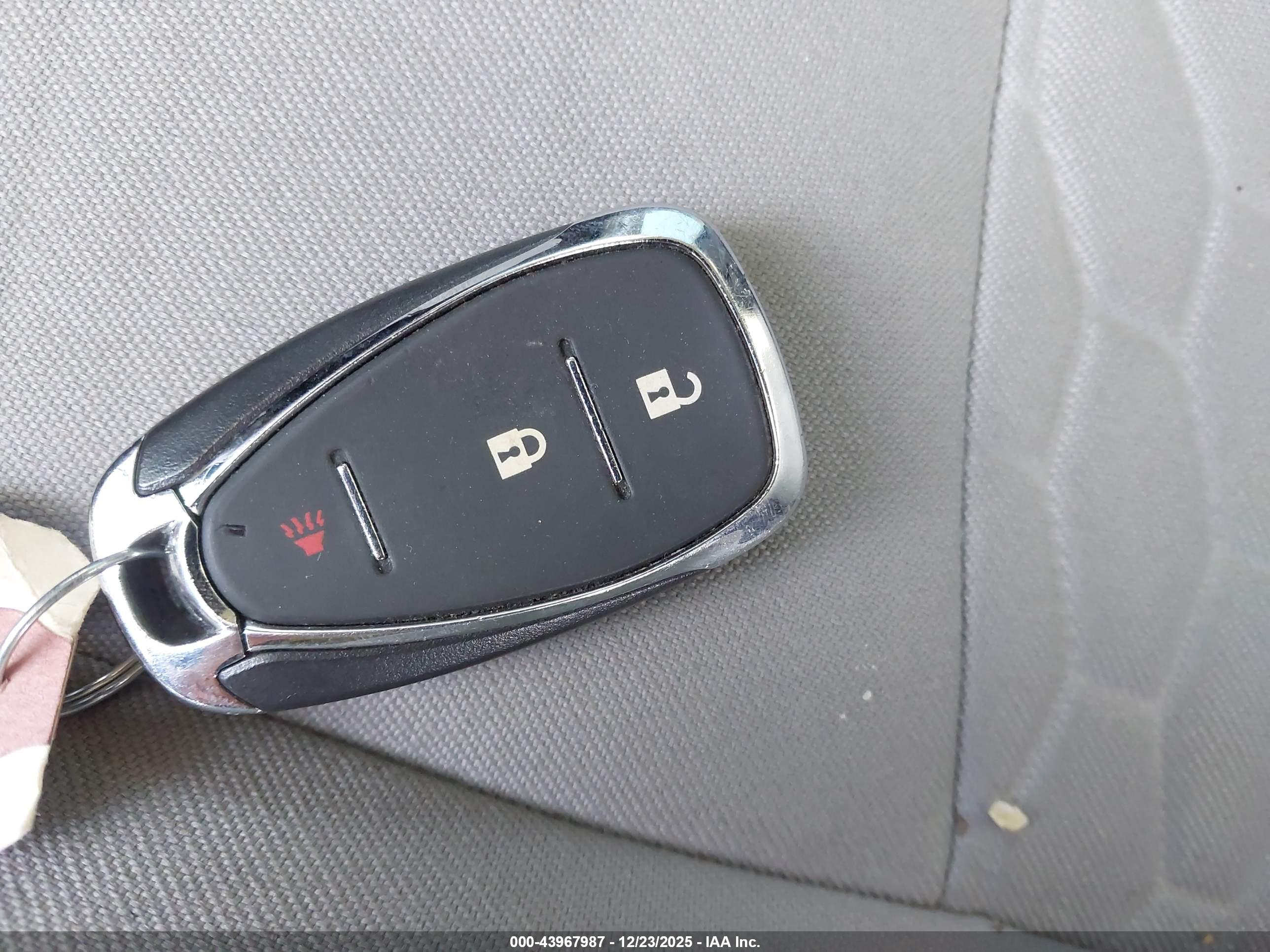 CHEVROLET EQUINOX image 11