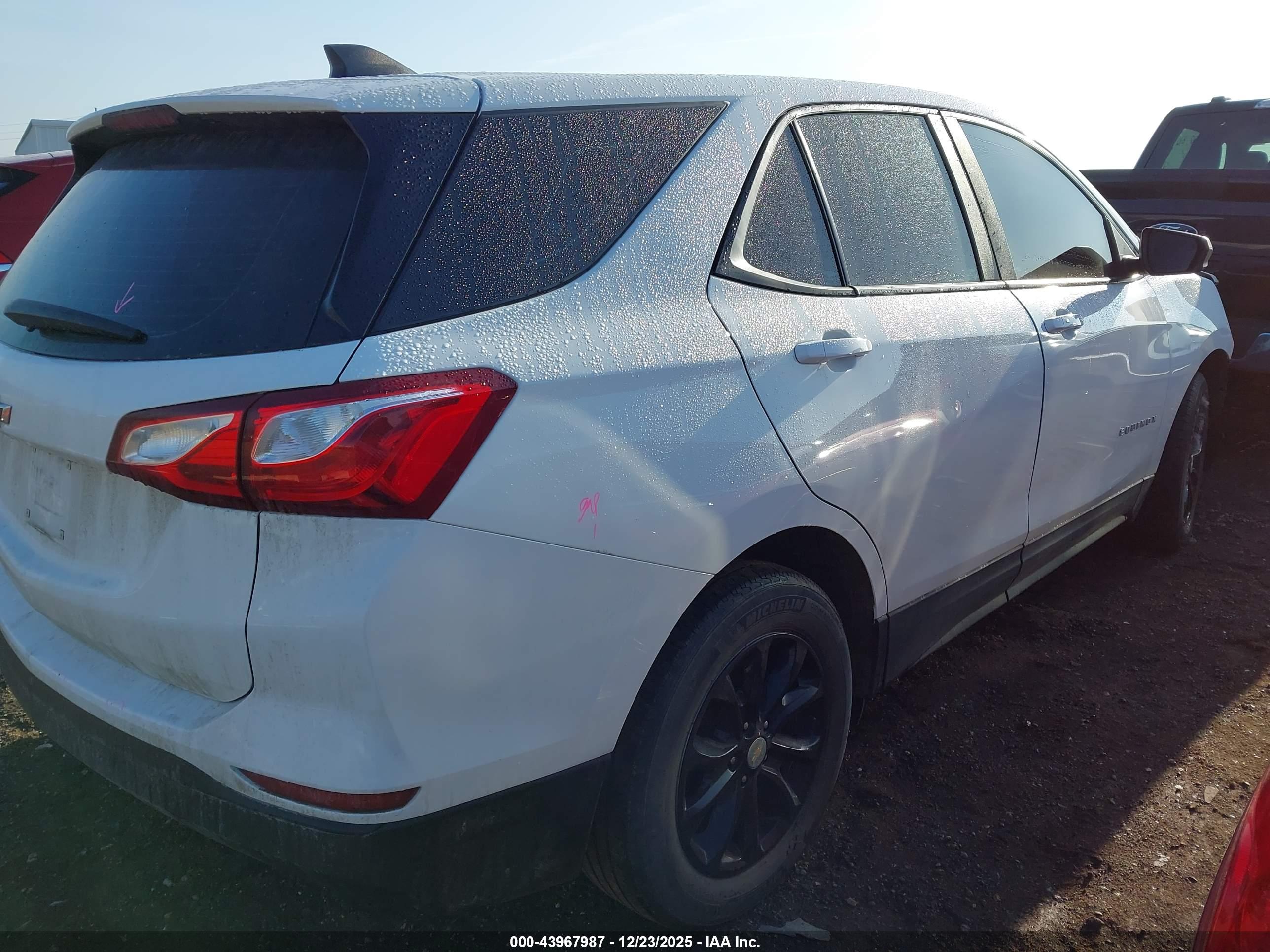 CHEVROLET EQUINOX image 4