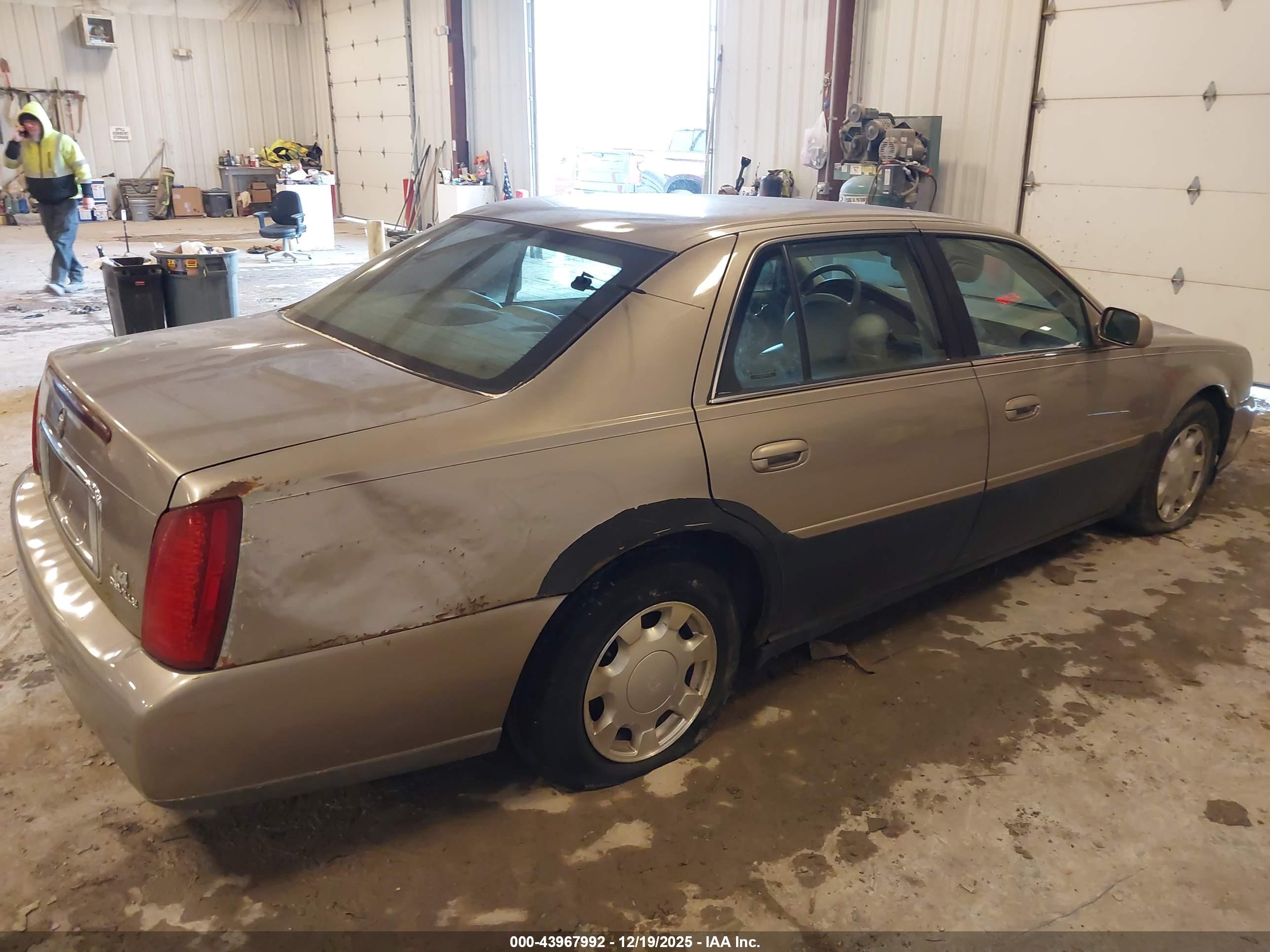 CADILLAC DEVILLE image 4