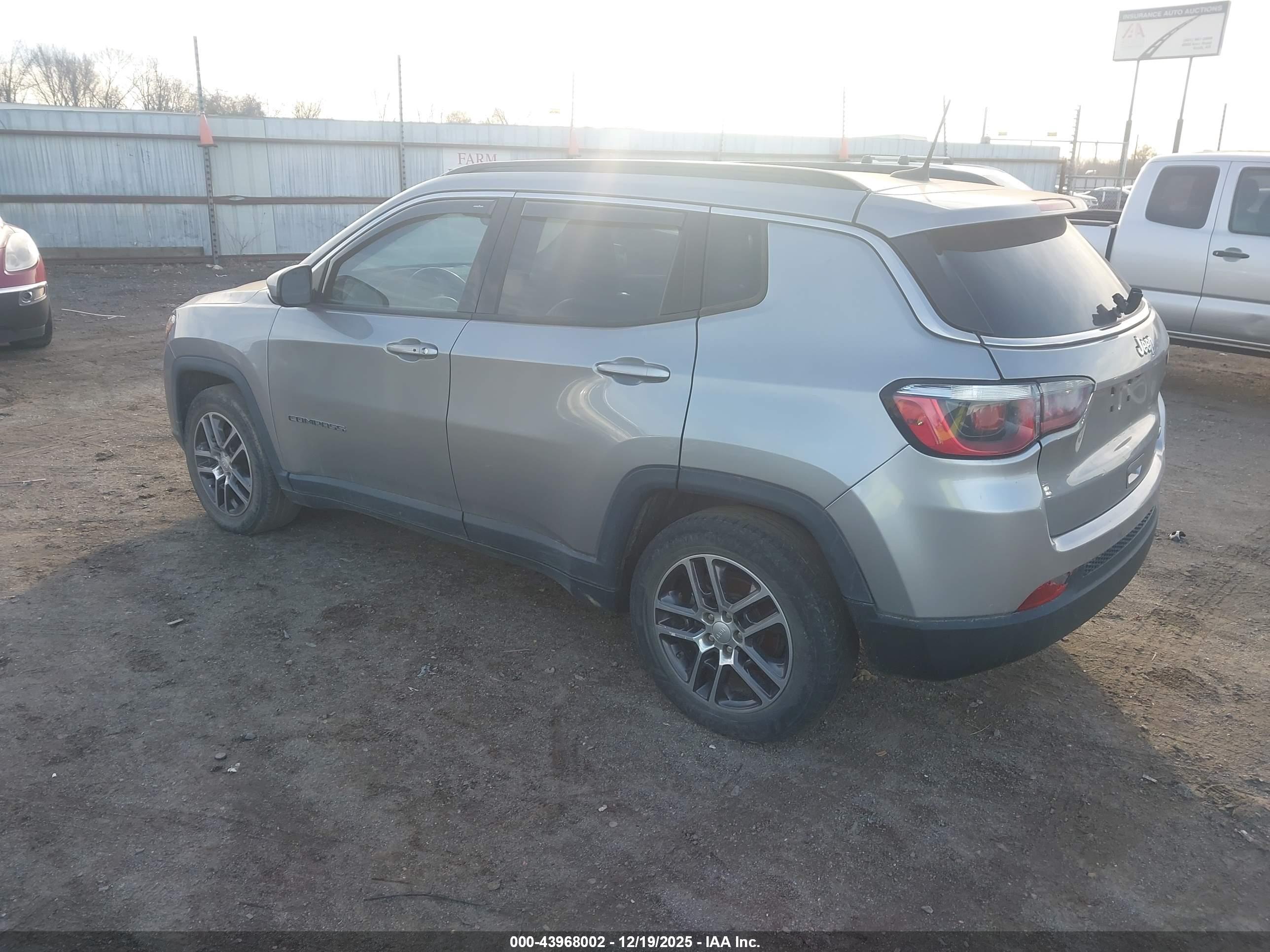 JEEP COMPASS image 3