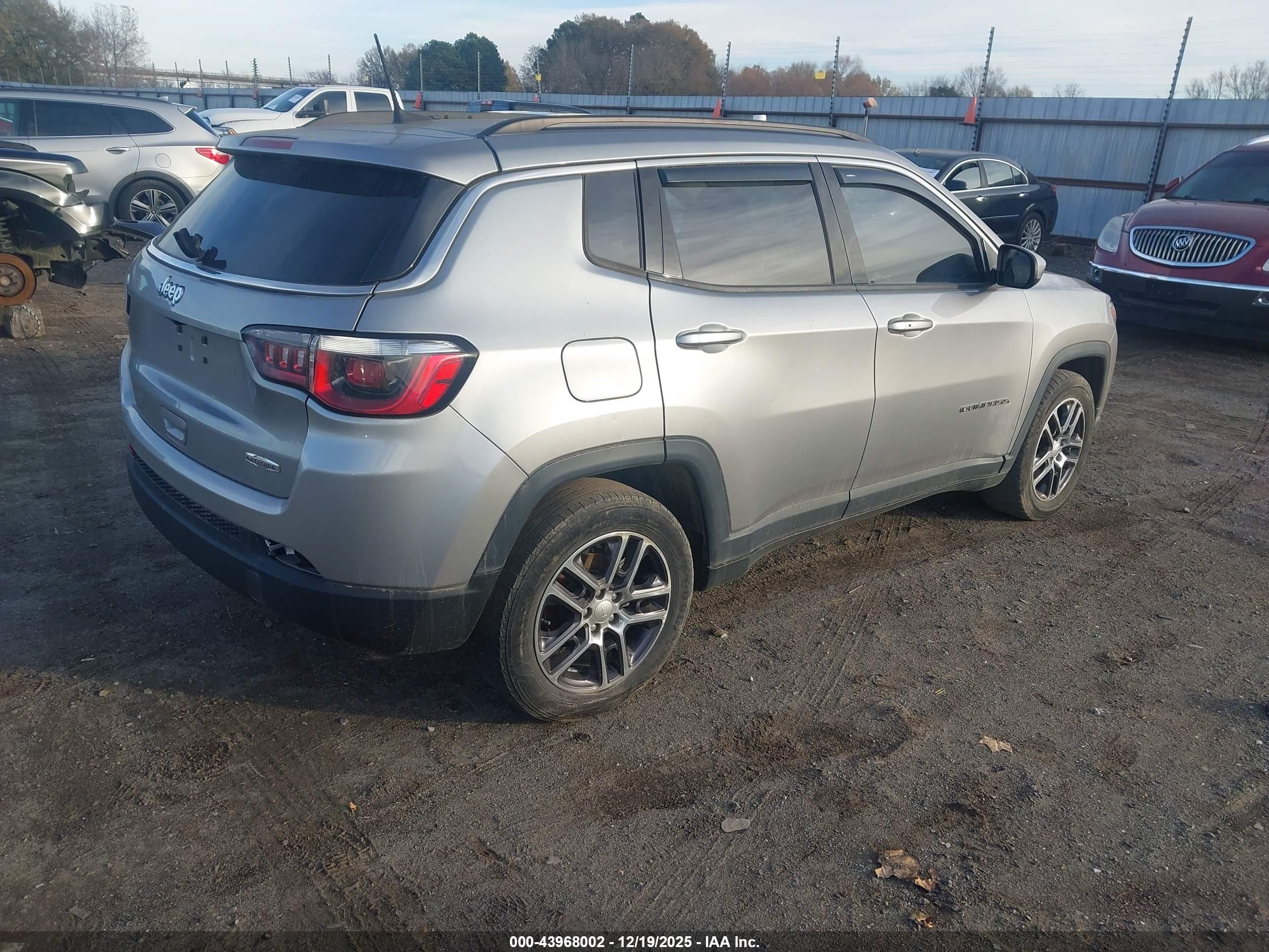 JEEP COMPASS image 4