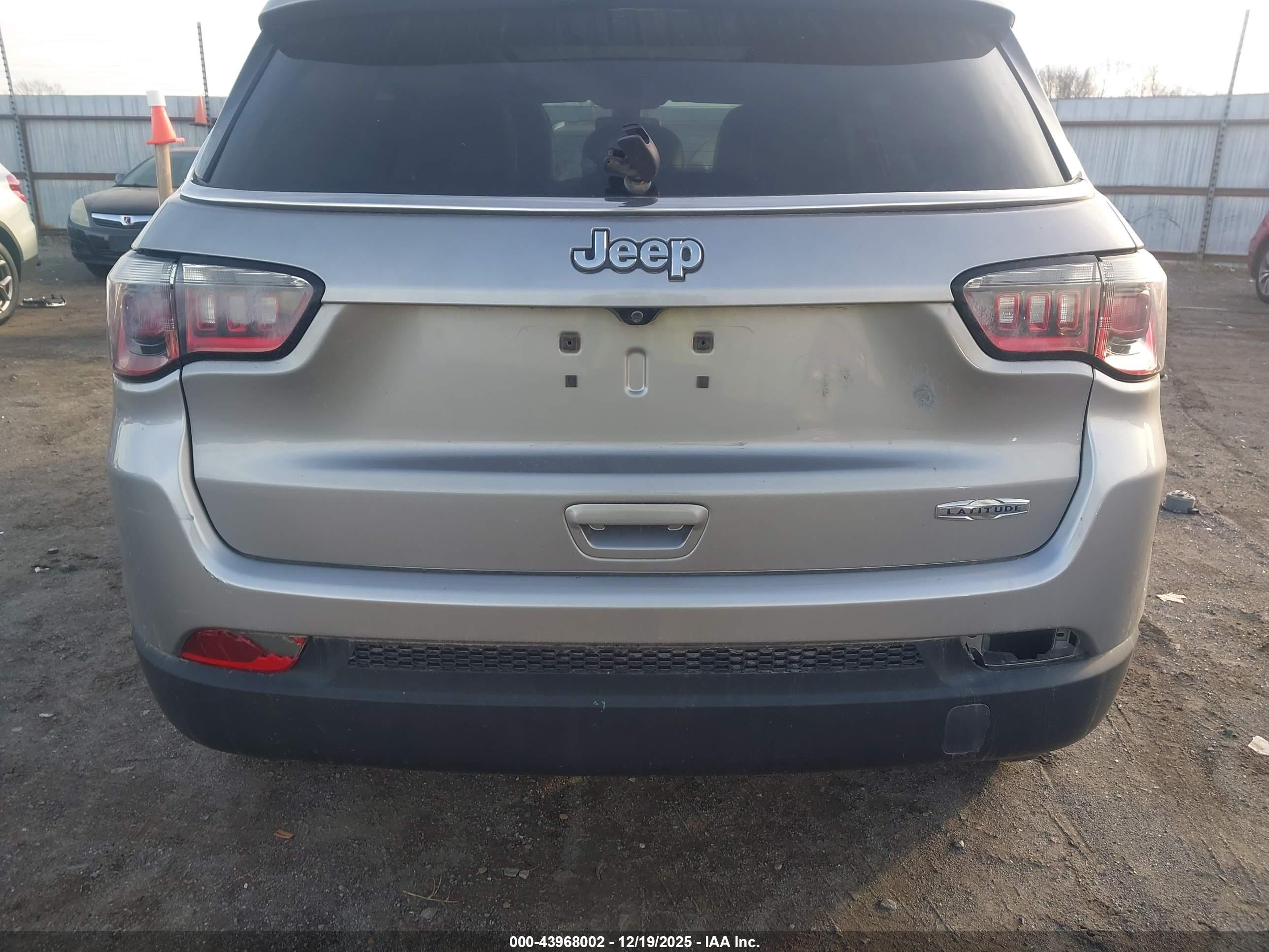 JEEP COMPASS image 6