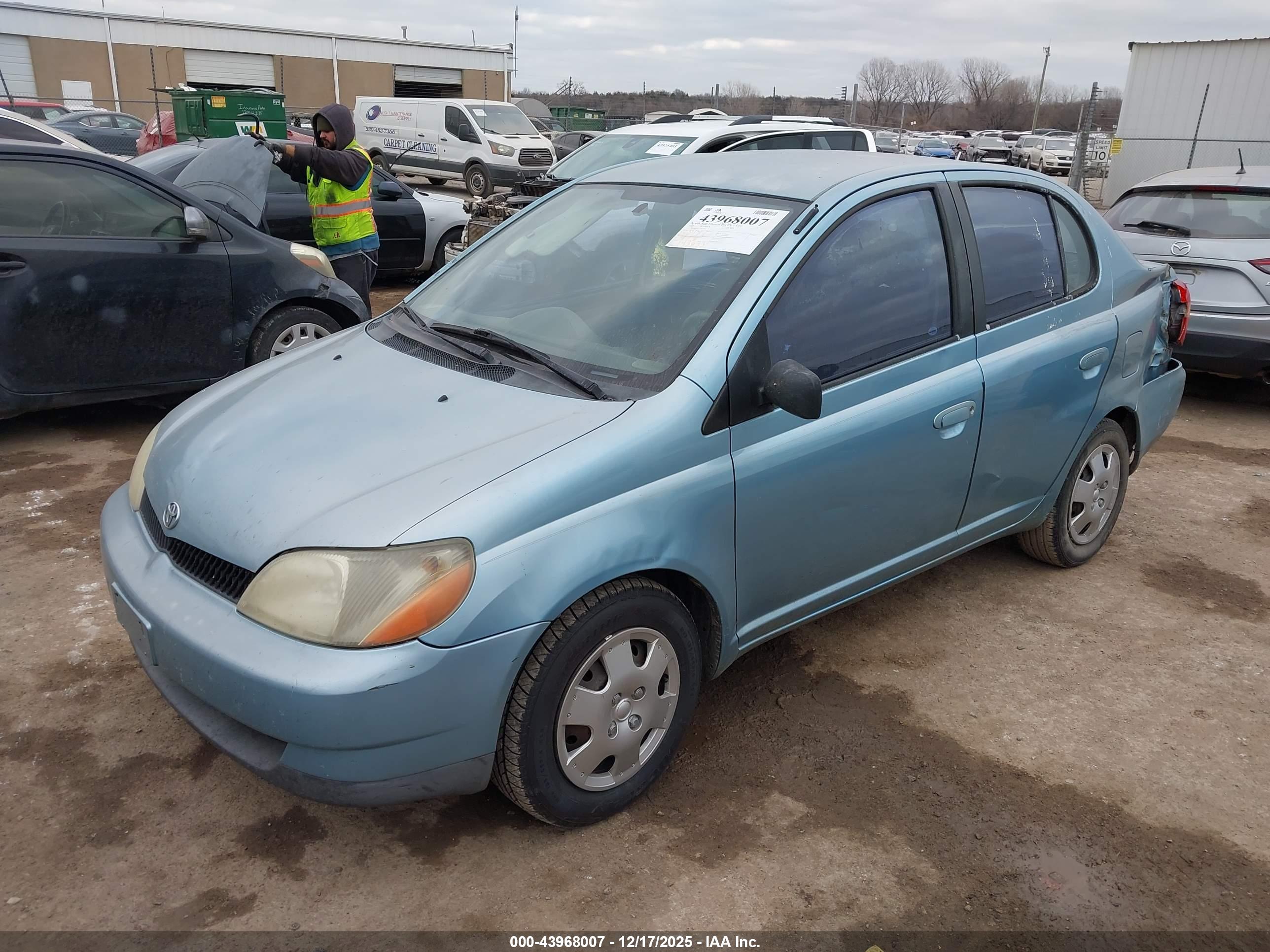 TOYOTA ECHO image 2