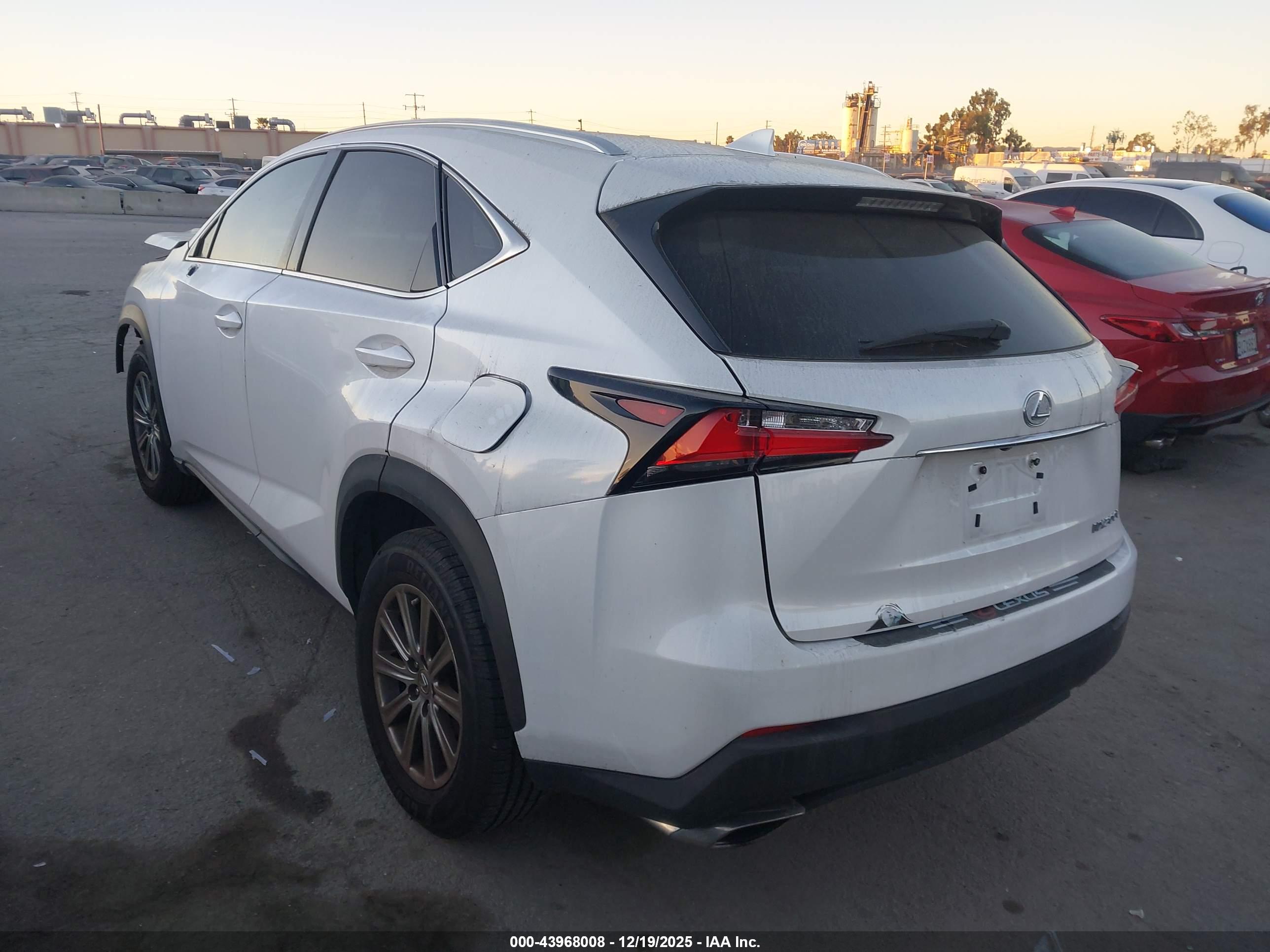 LEXUS NX image 3