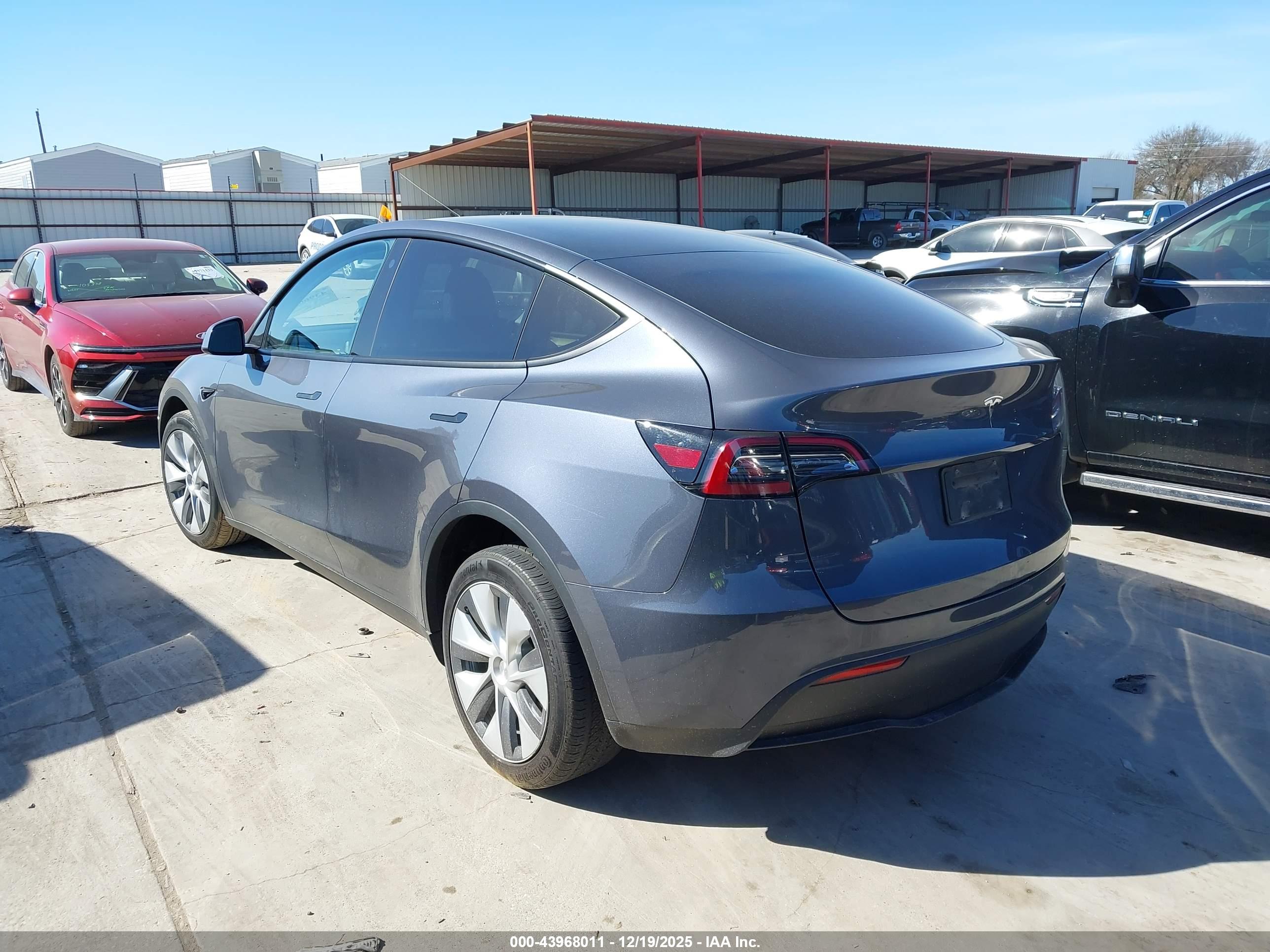 TESLA MODEL image 3