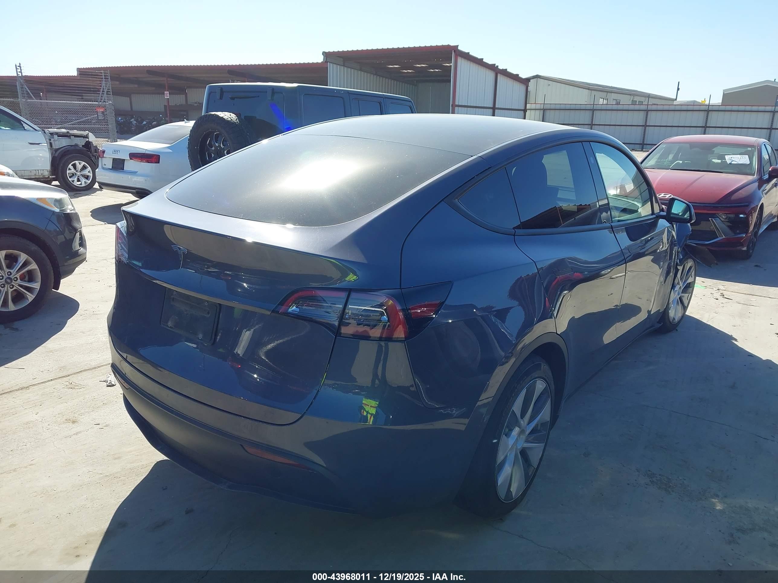 TESLA MODEL image 4
