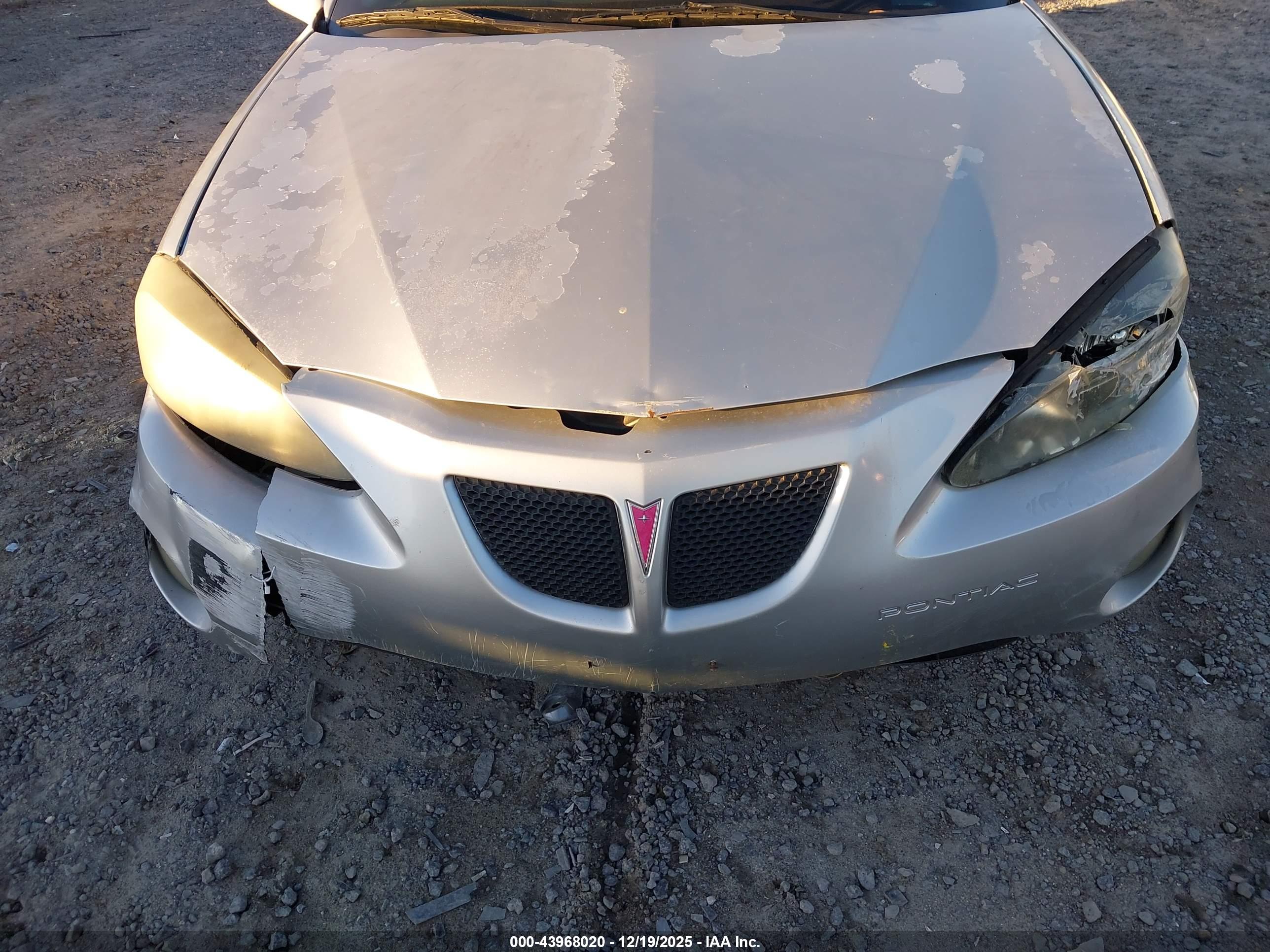 PONTIAC GRAND image 10
