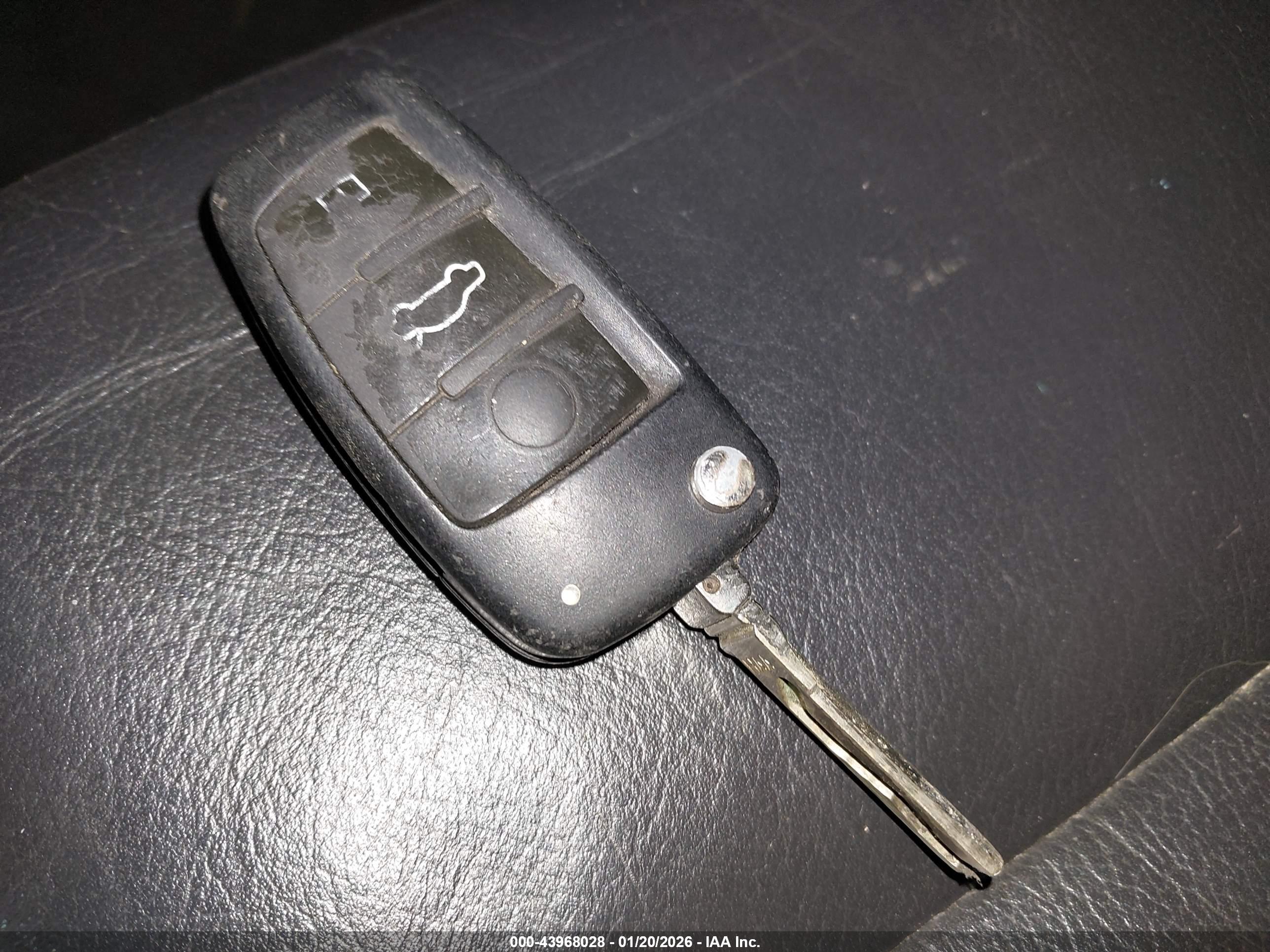 AUDI A4 image 11