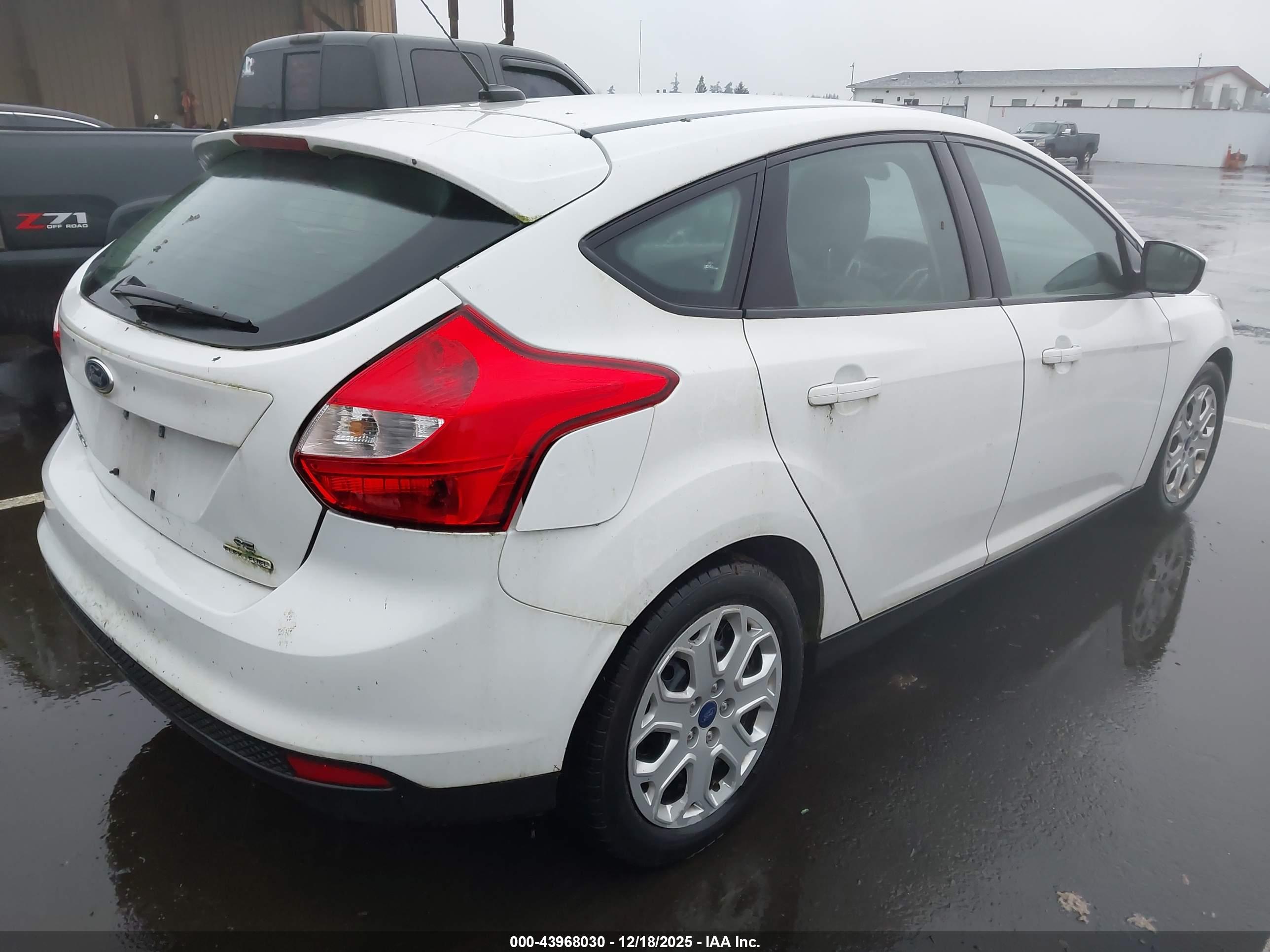 FORD FOCUS image 4