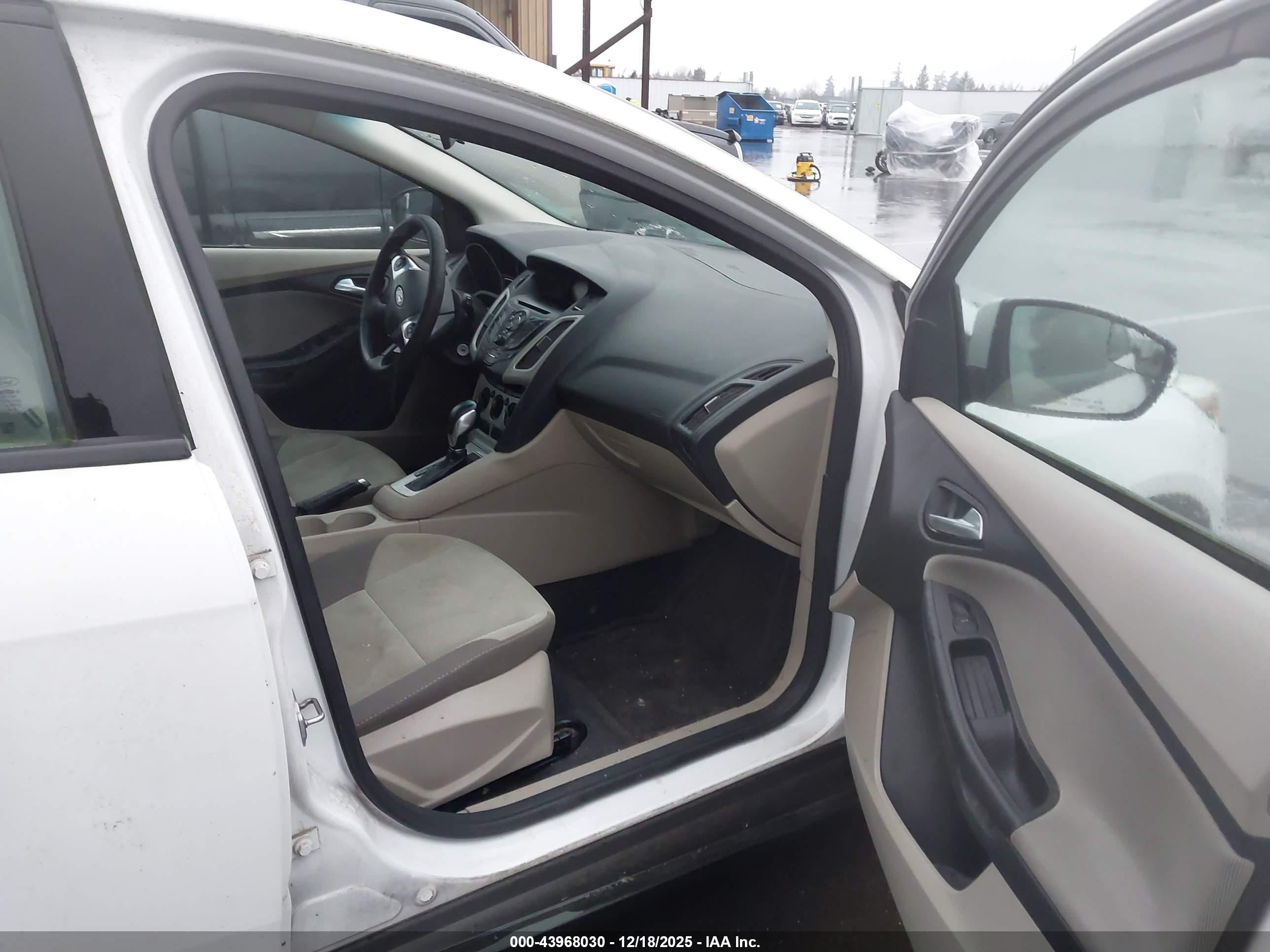FORD FOCUS image 5