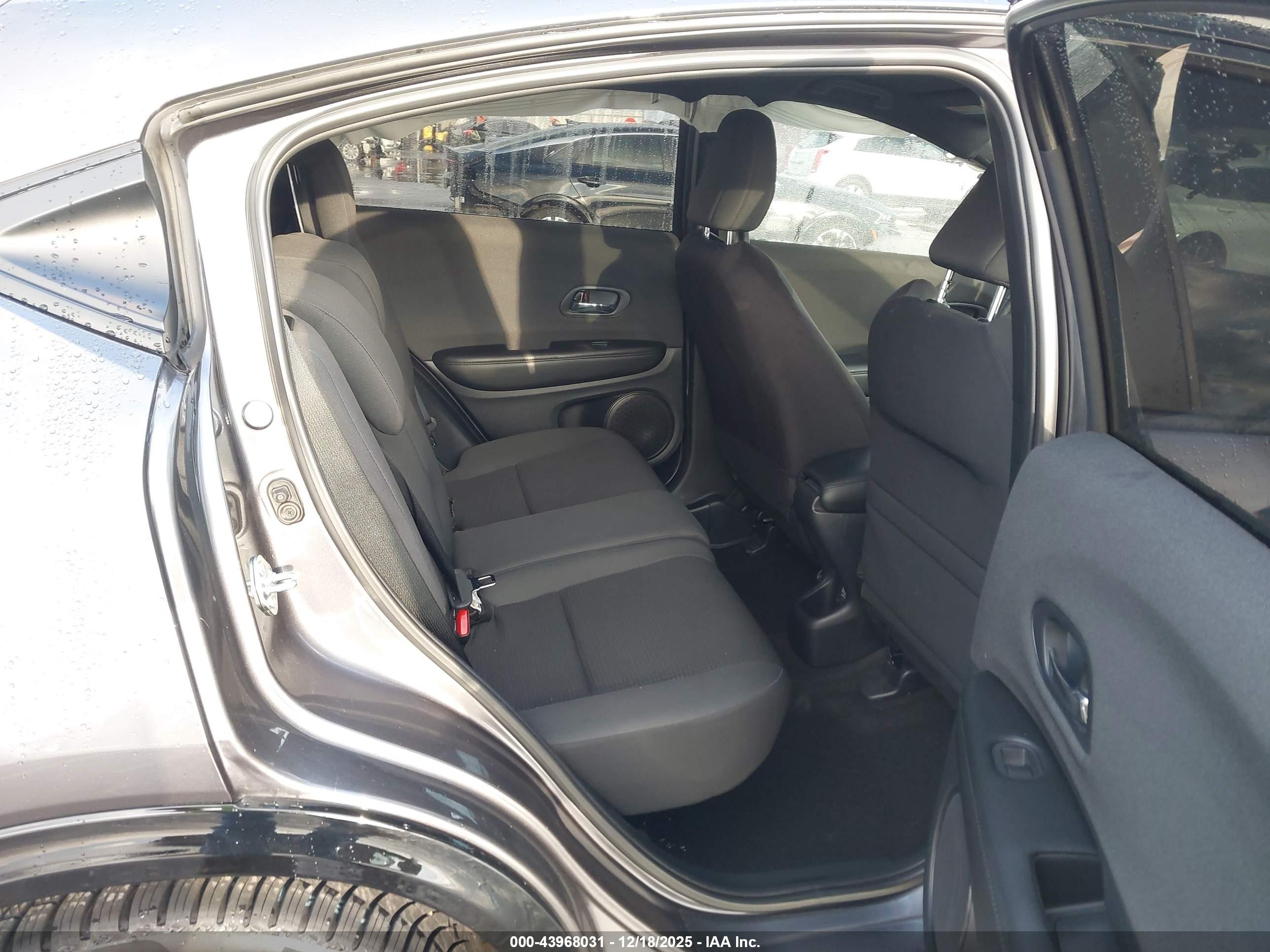 HONDA HR-V image 8