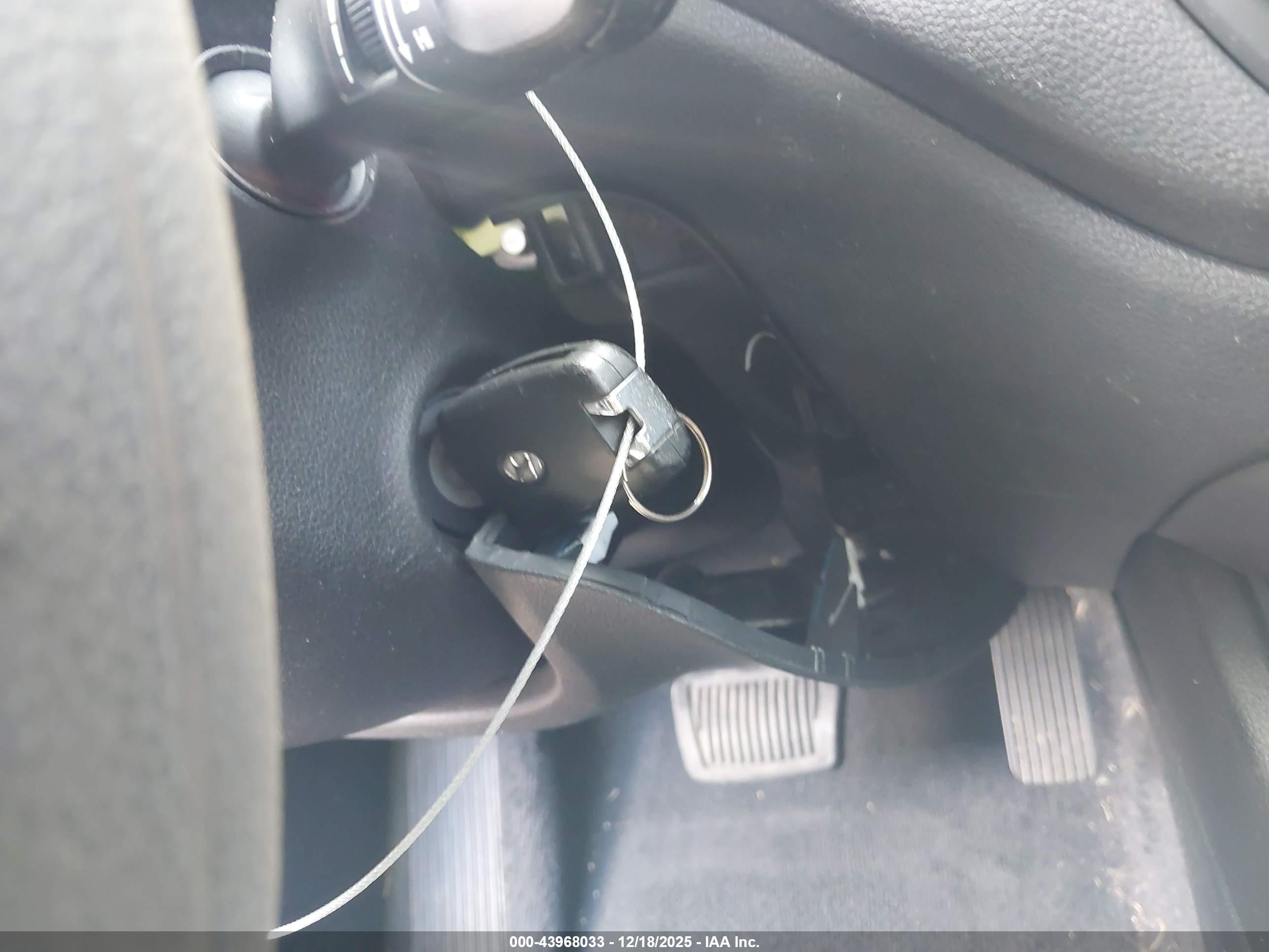 HYUNDAI ACCENT image 11