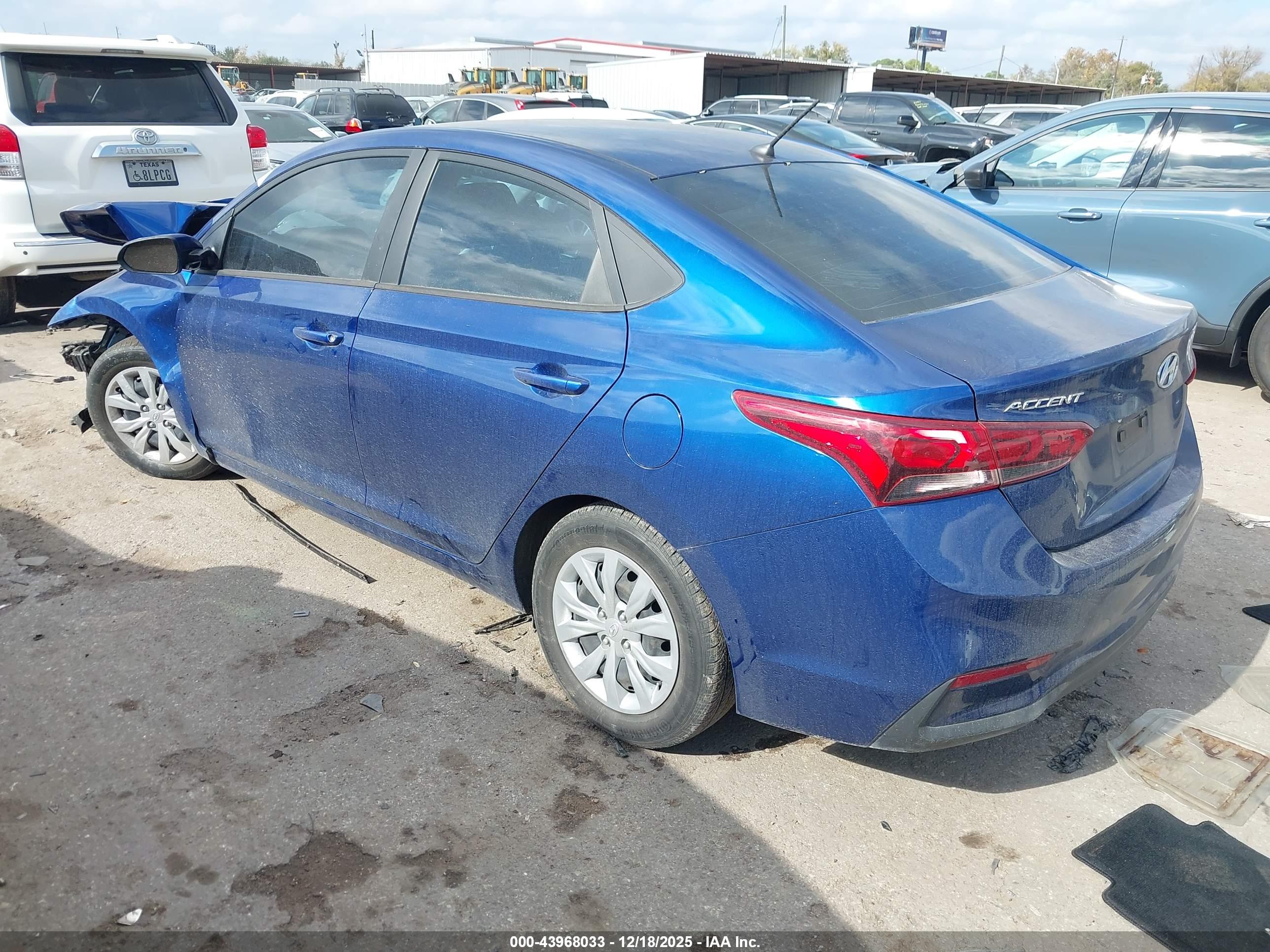 HYUNDAI ACCENT image 3