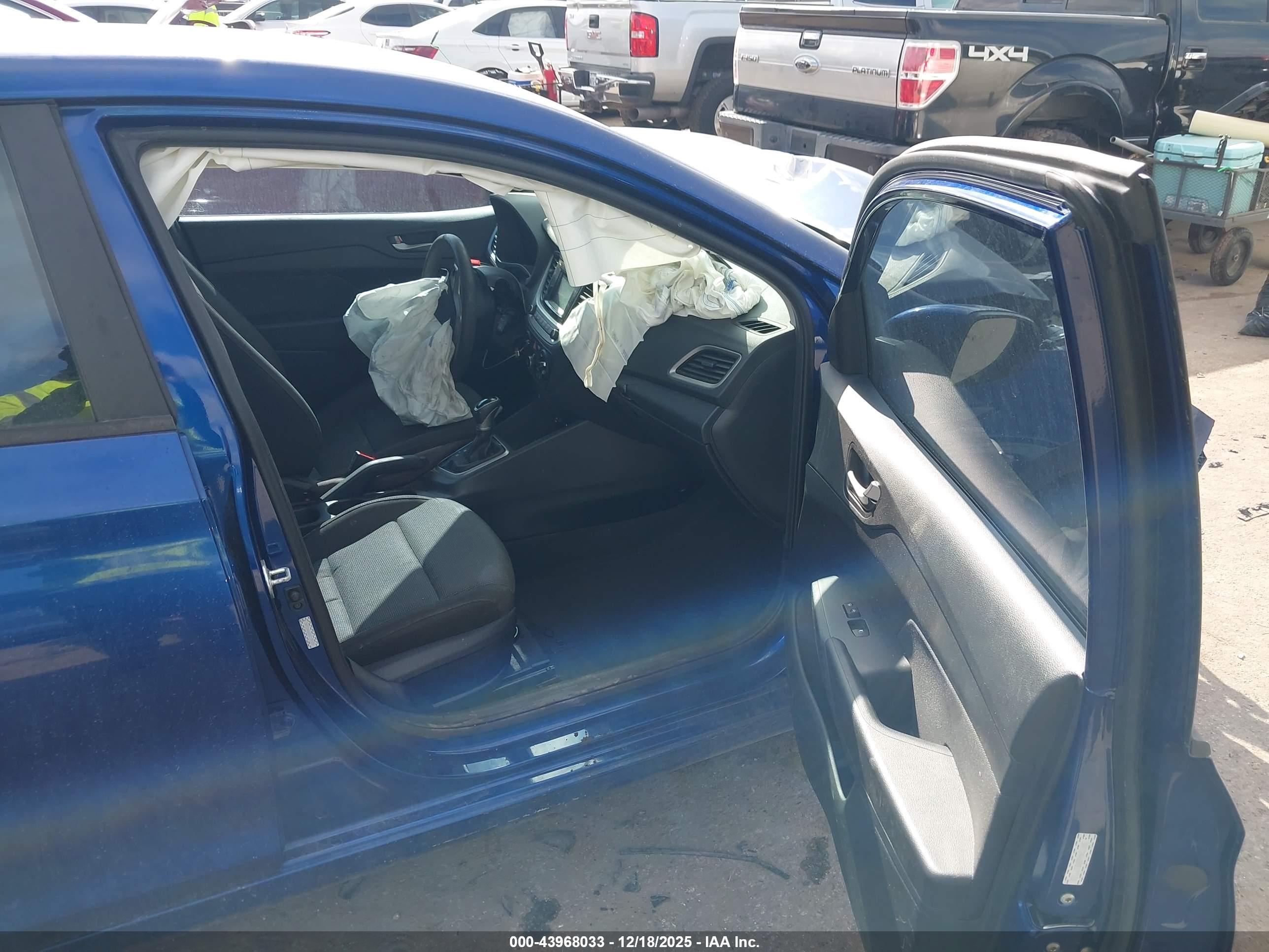 HYUNDAI ACCENT image 5