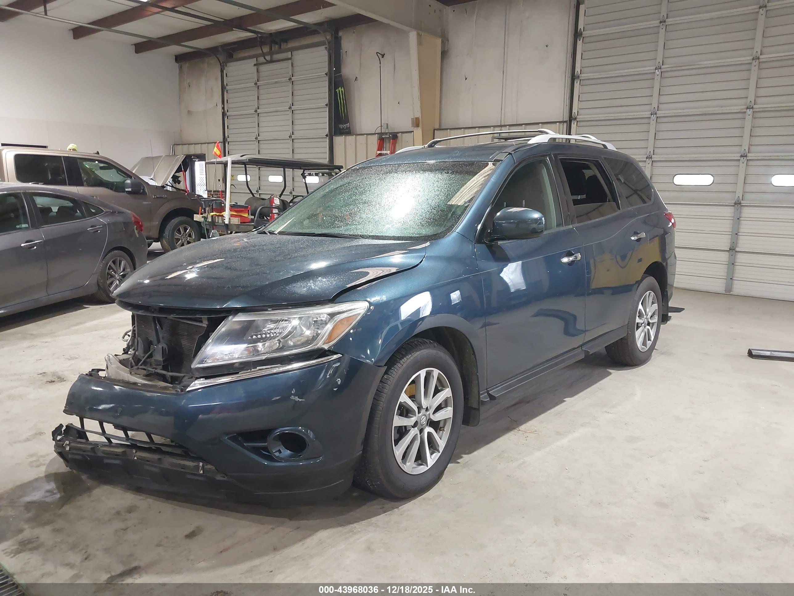 NISSAN PATHFINDER image 2