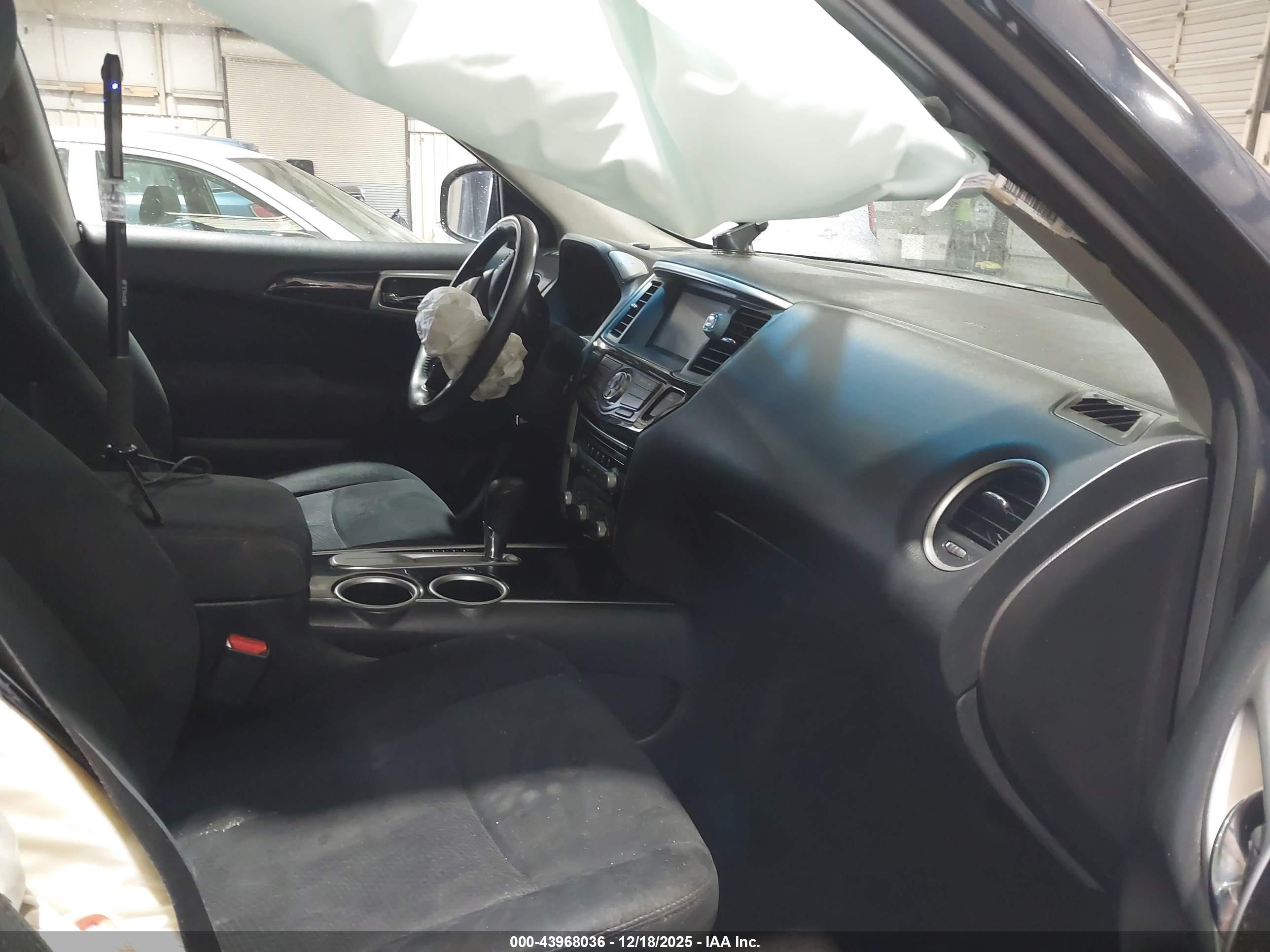 NISSAN PATHFINDER image 5