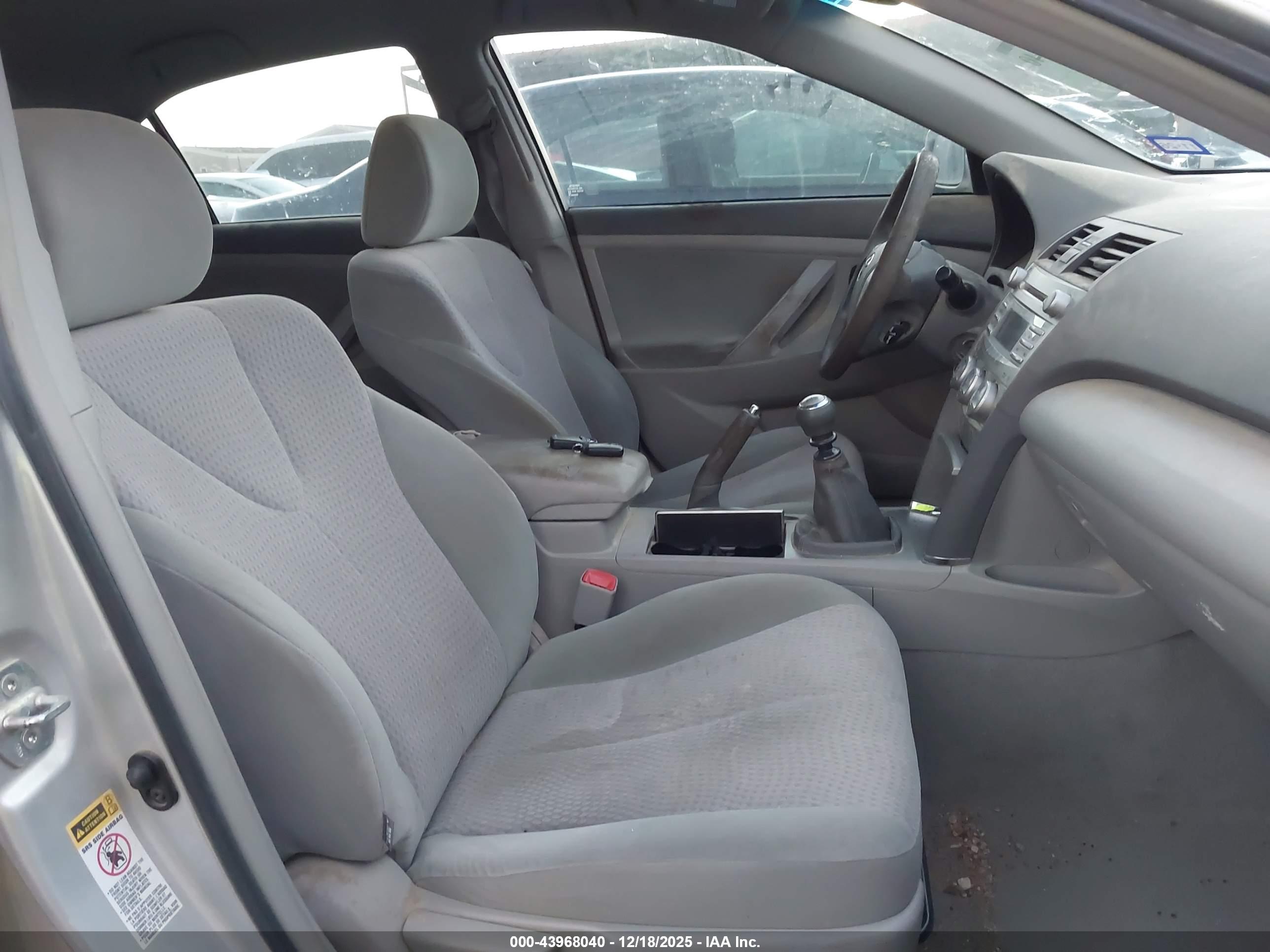 TOYOTA CAMRY image 5