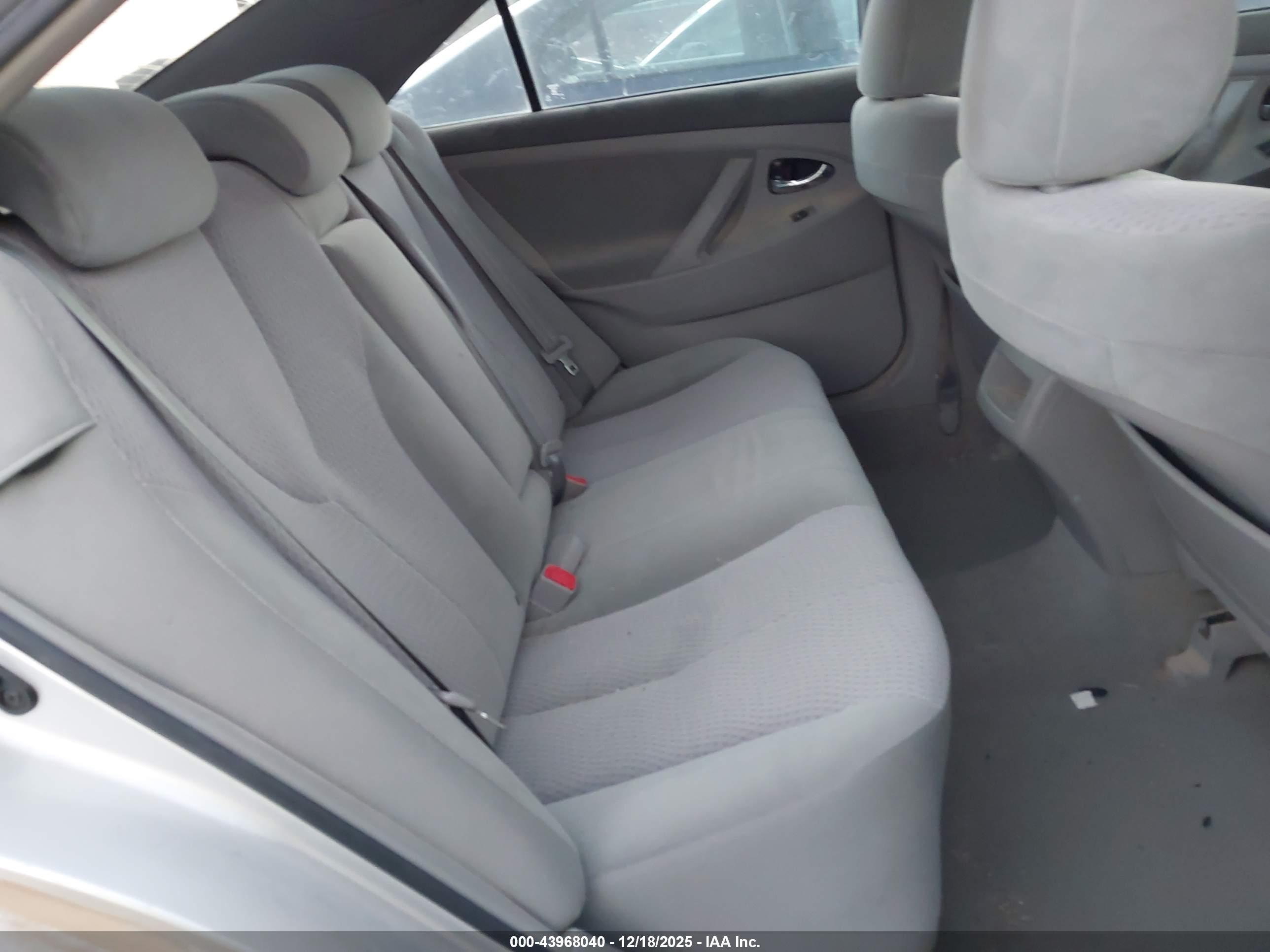 TOYOTA CAMRY image 8