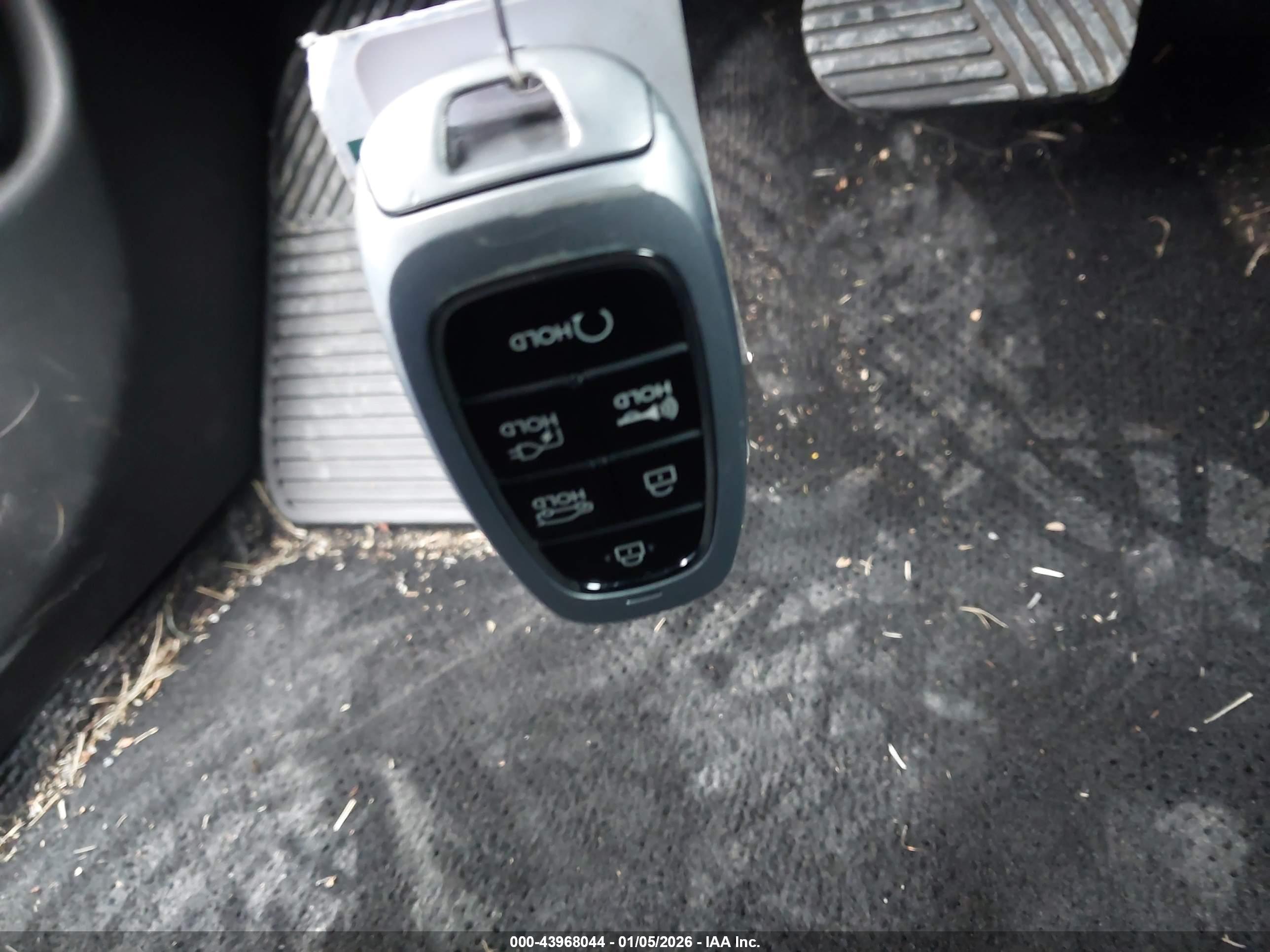 HYUNDAI IONIQ image 11