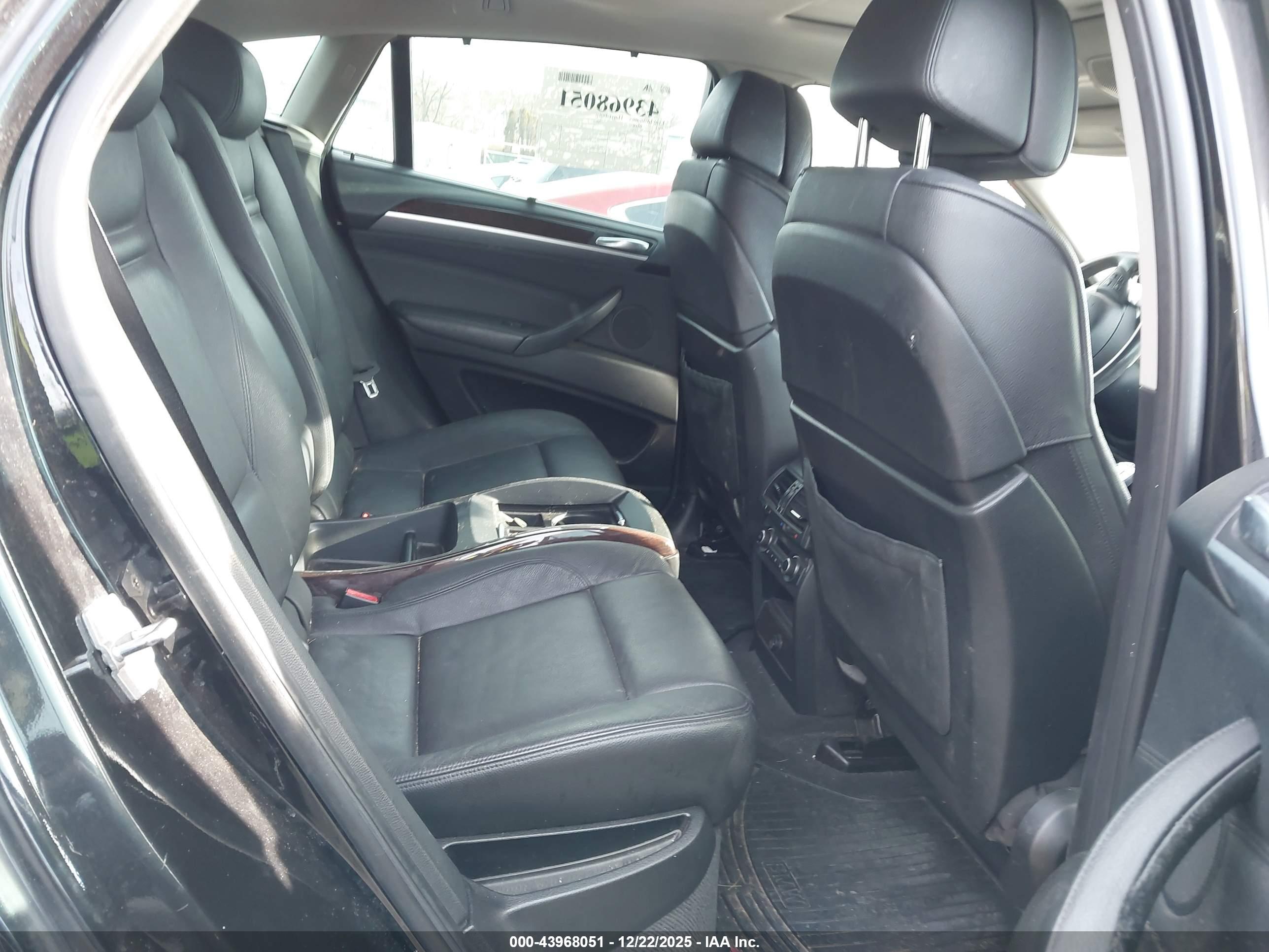BMW X6 image 8