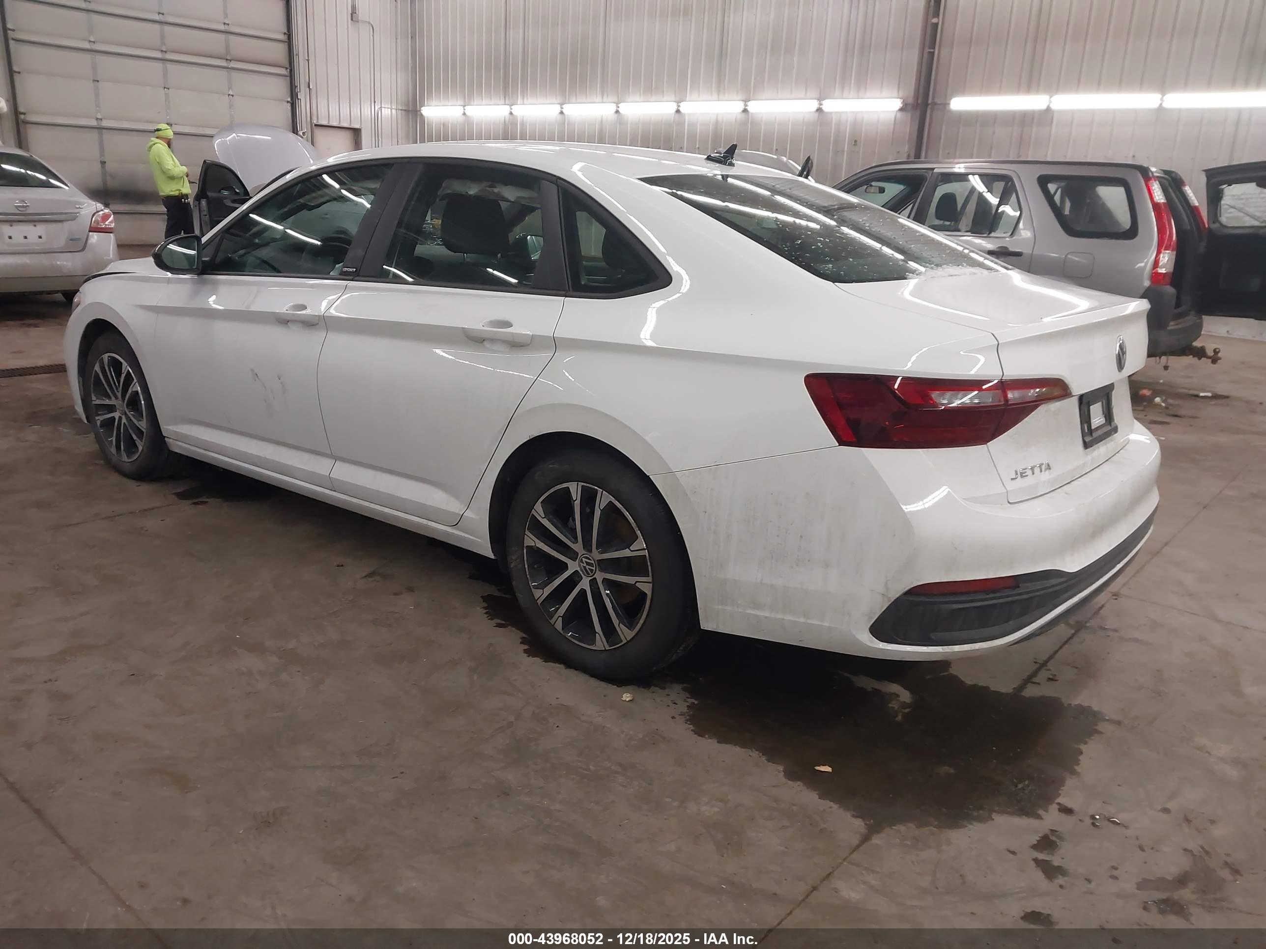 VOLKSWAGEN JETTA image 3
