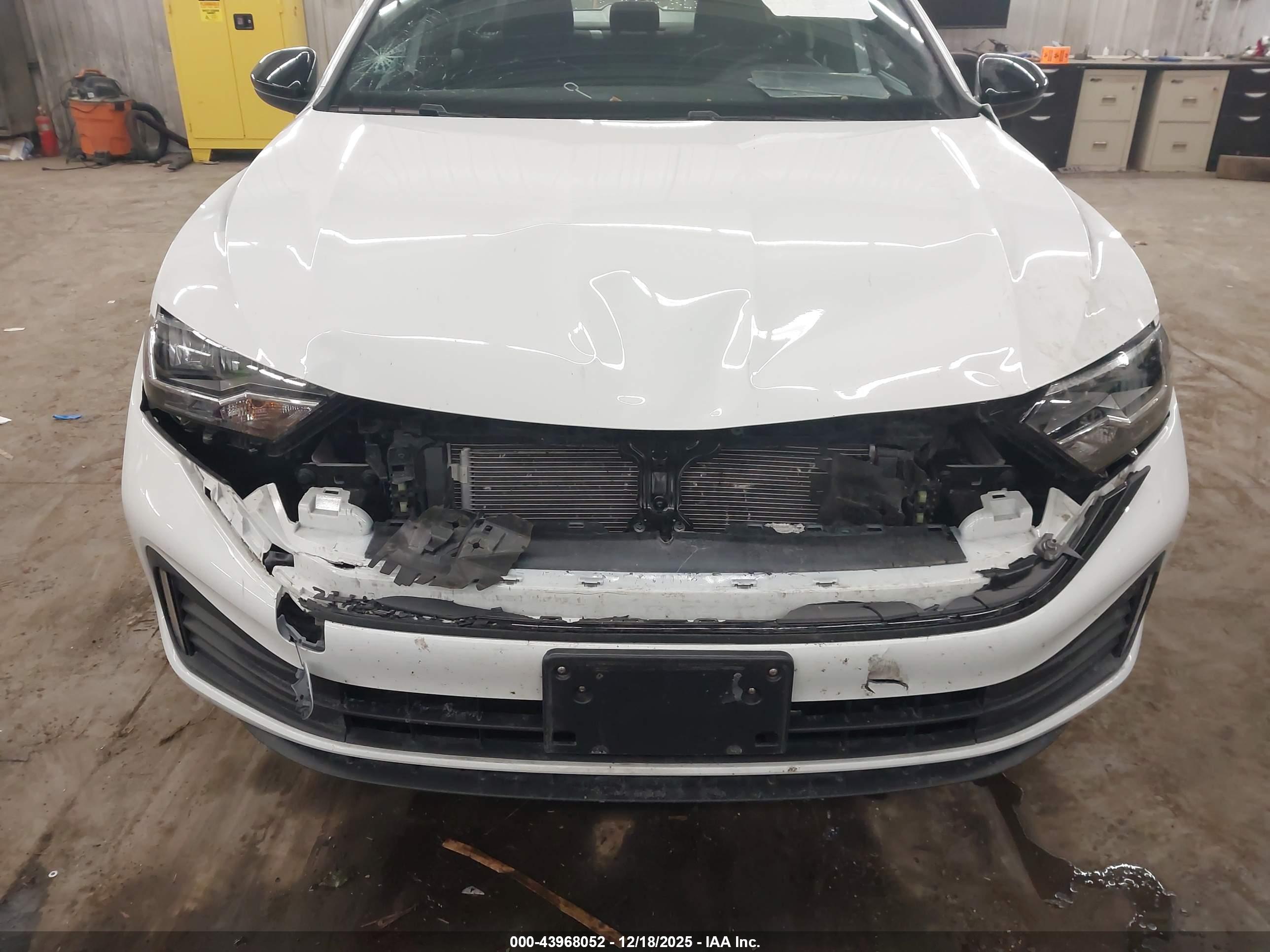 VOLKSWAGEN JETTA image 6