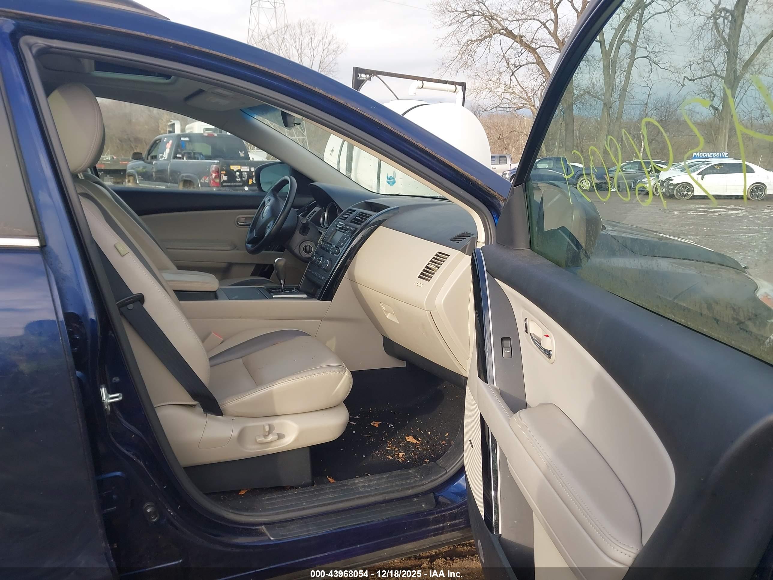 MAZDA CX-9 image 5