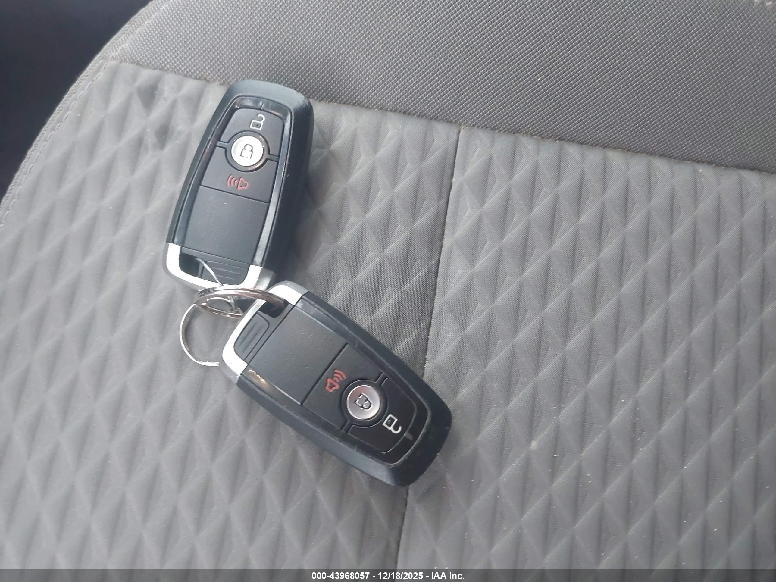 FORD ESCAPE image 11