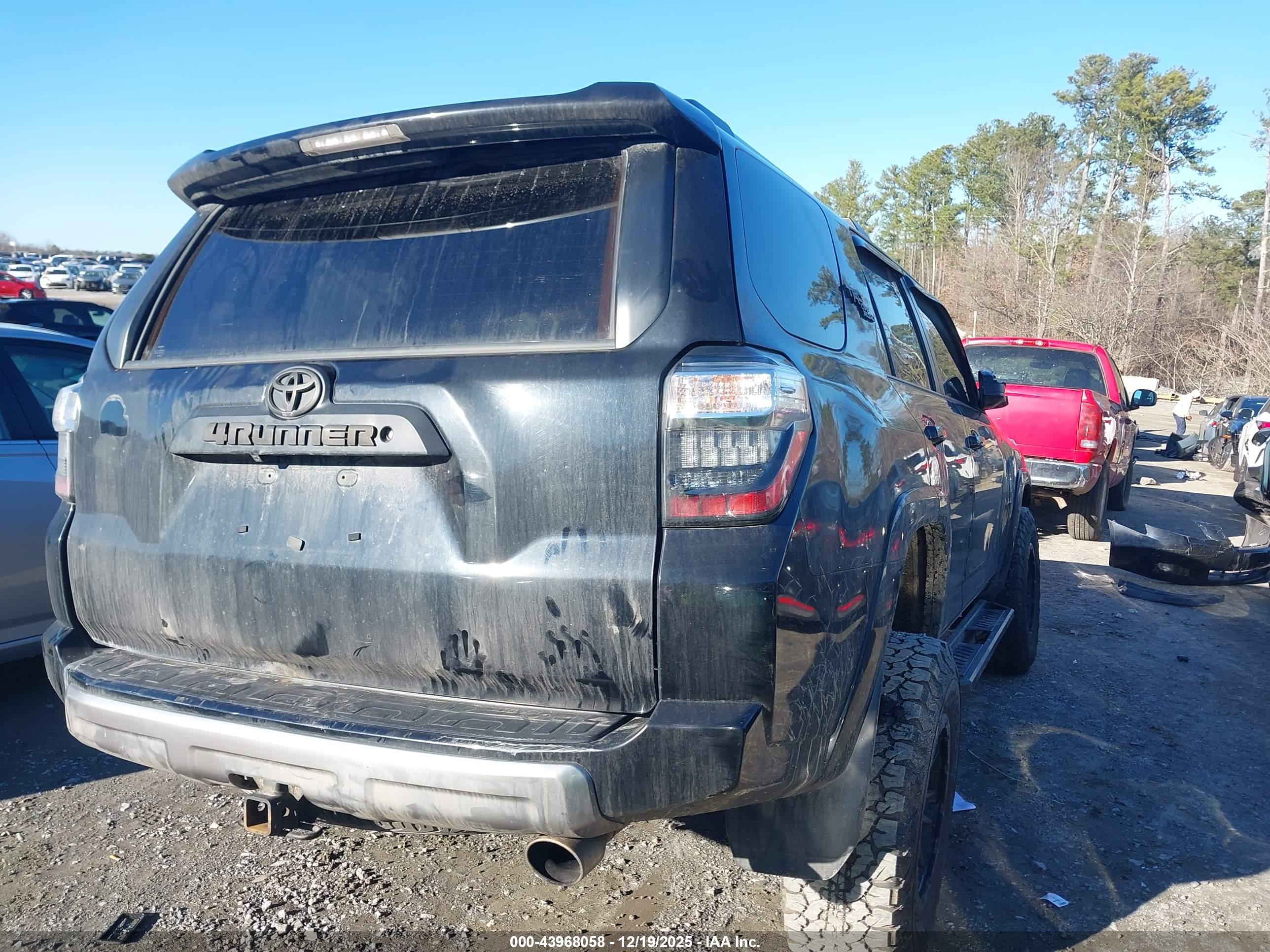 TOYOTA 4RUNNER image 4