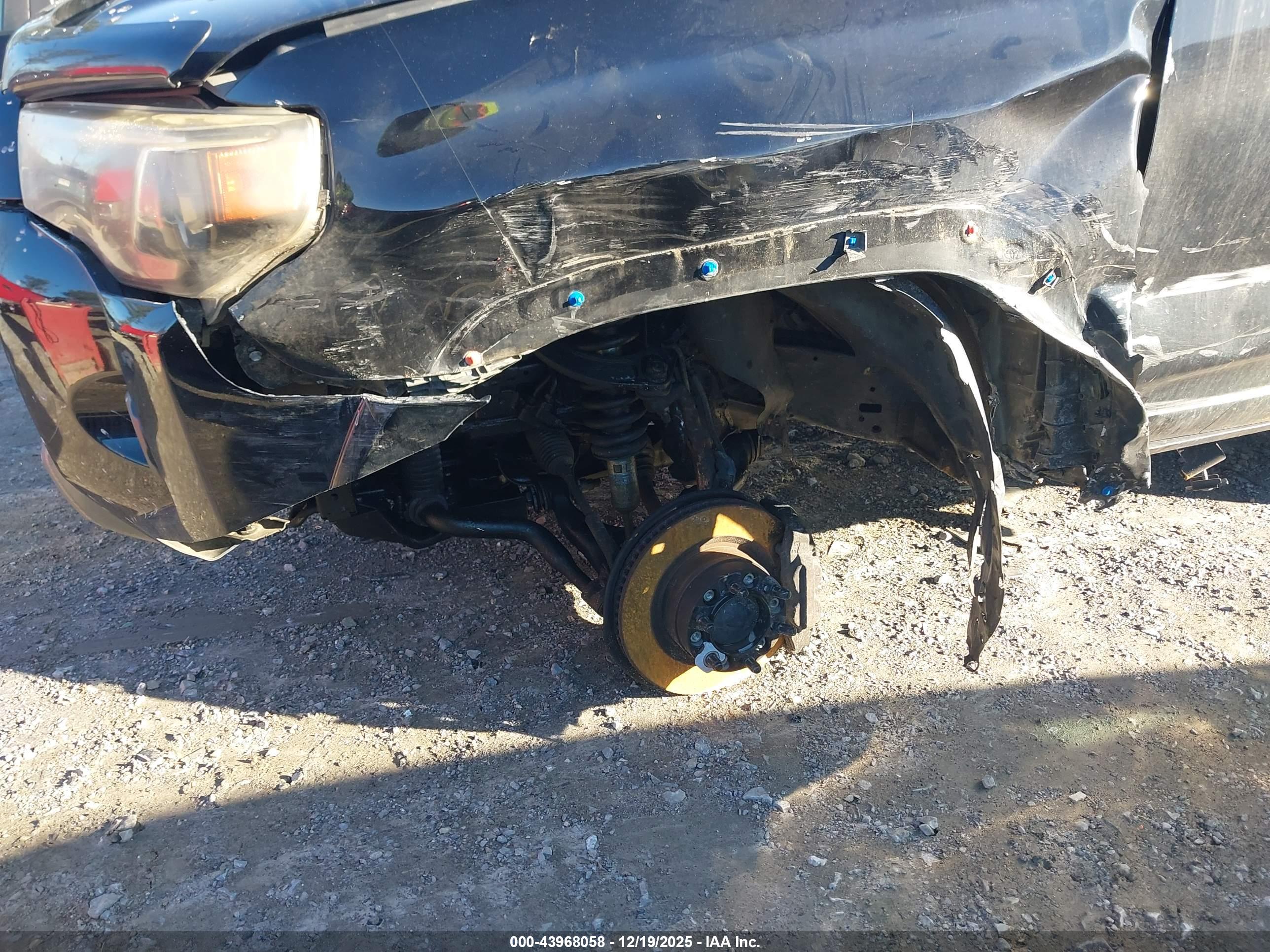 TOYOTA 4RUNNER image 6