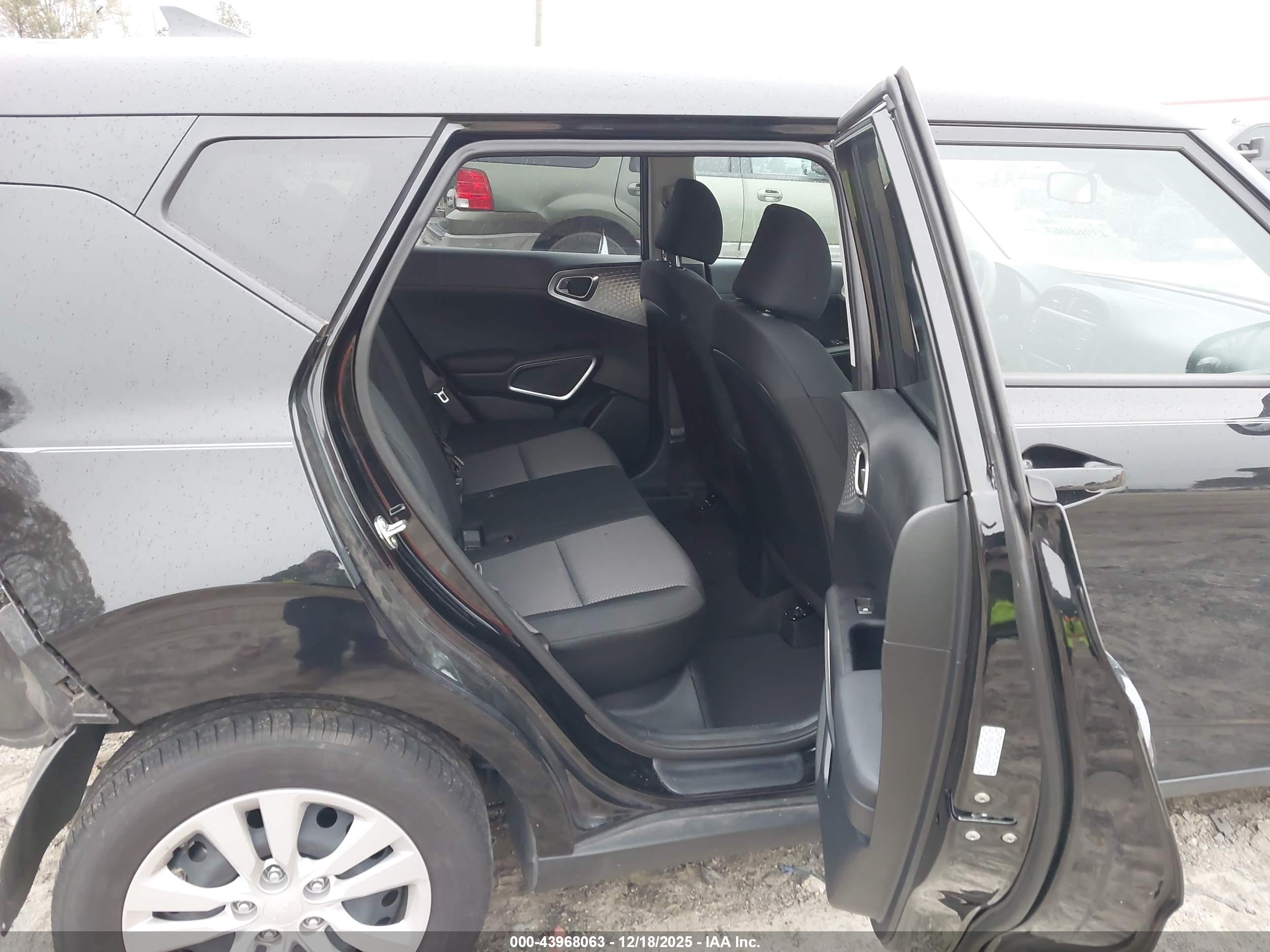 KIA SOUL image 8